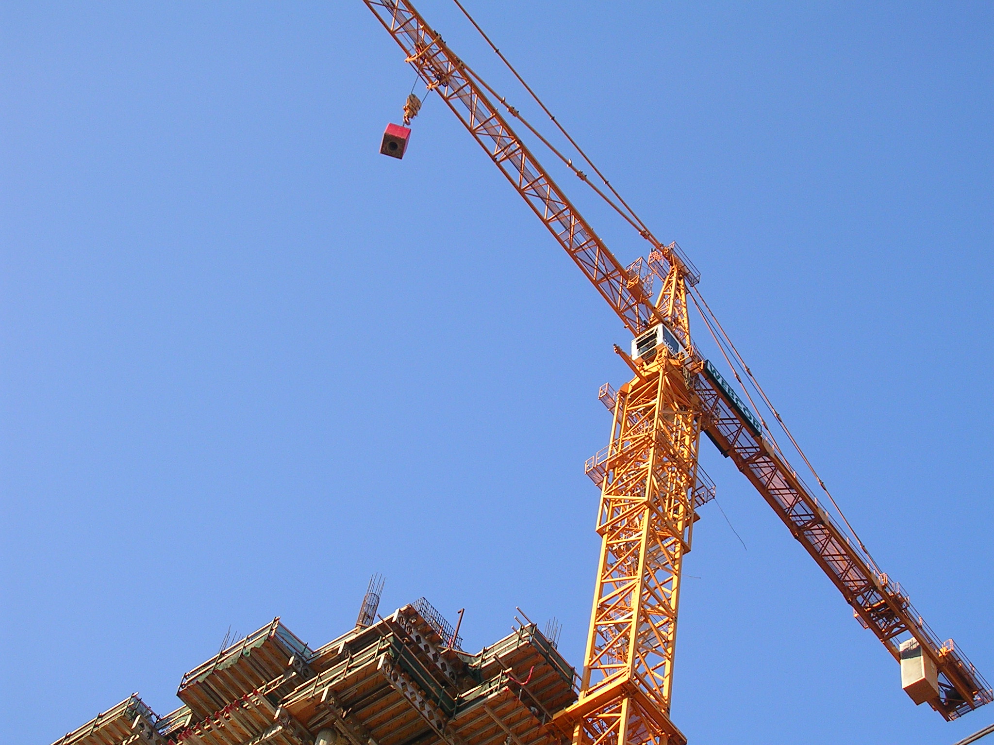 Top 7 Types of Construction Cranes - TNT Crane & Rigging Canada Ltd