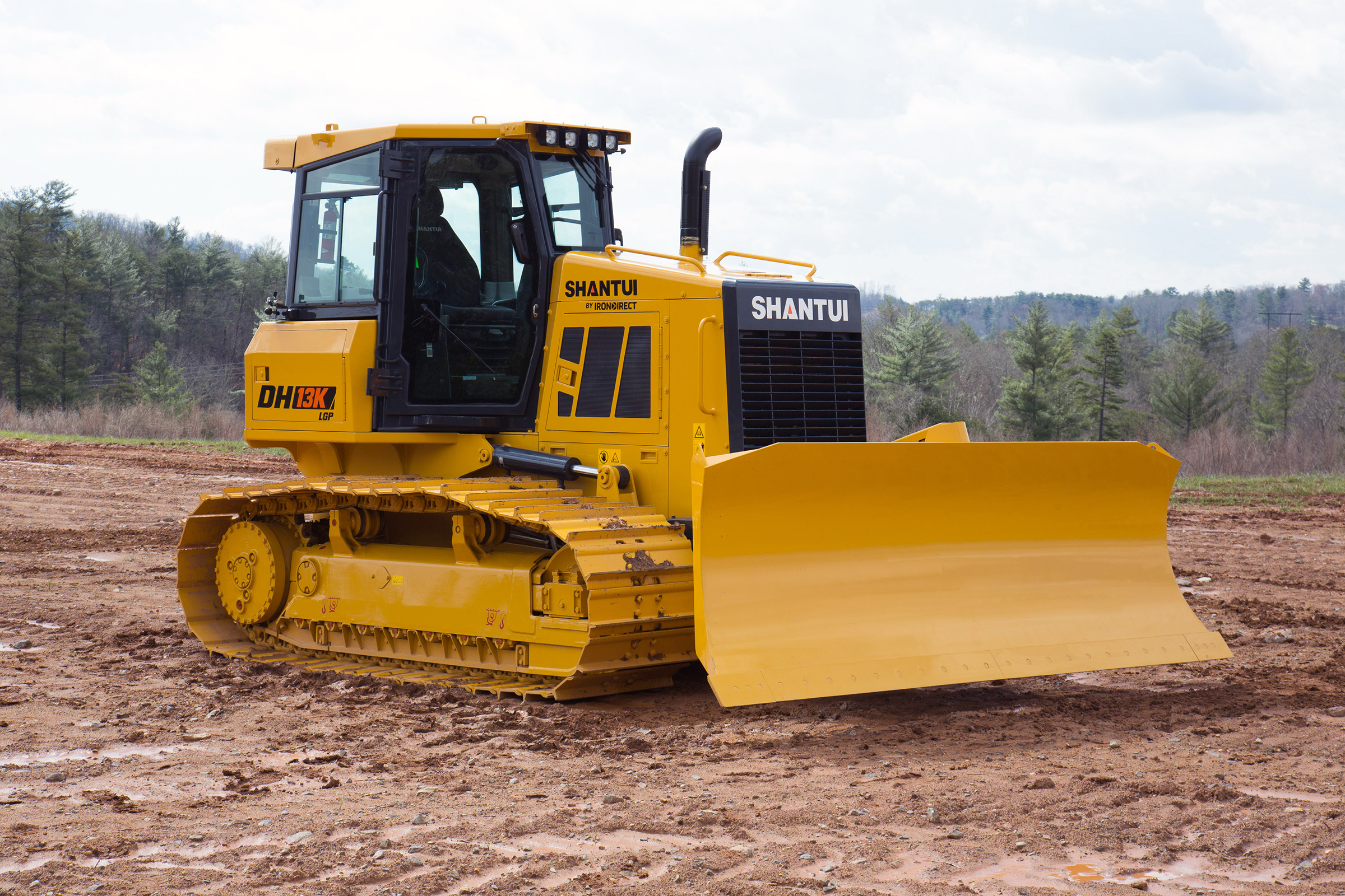 Shantui Hydrostatic Dozers Feature Superior Control - Forester Network