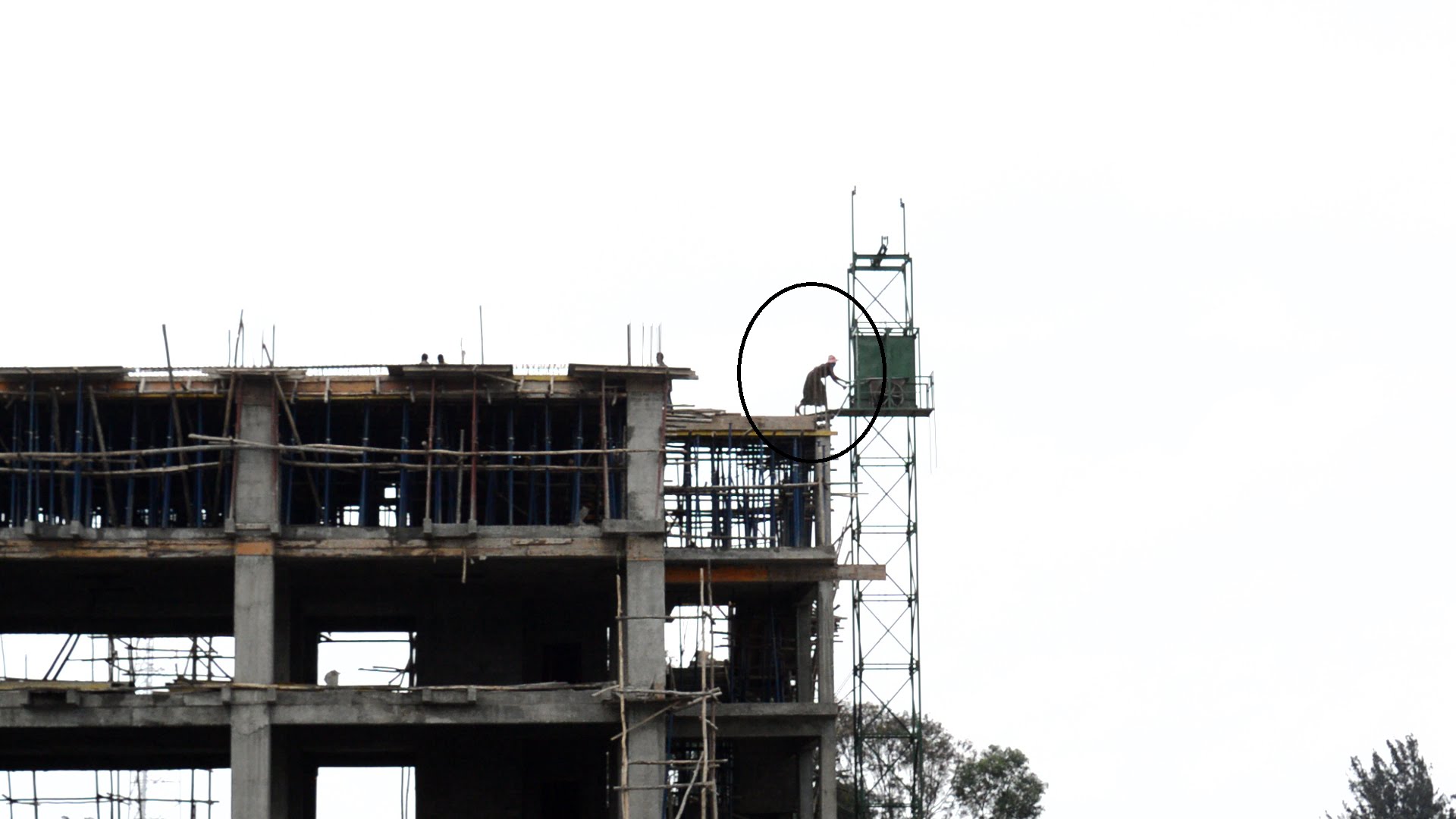 Safety in construction work Addis Ababa Ethiopia - YouTube