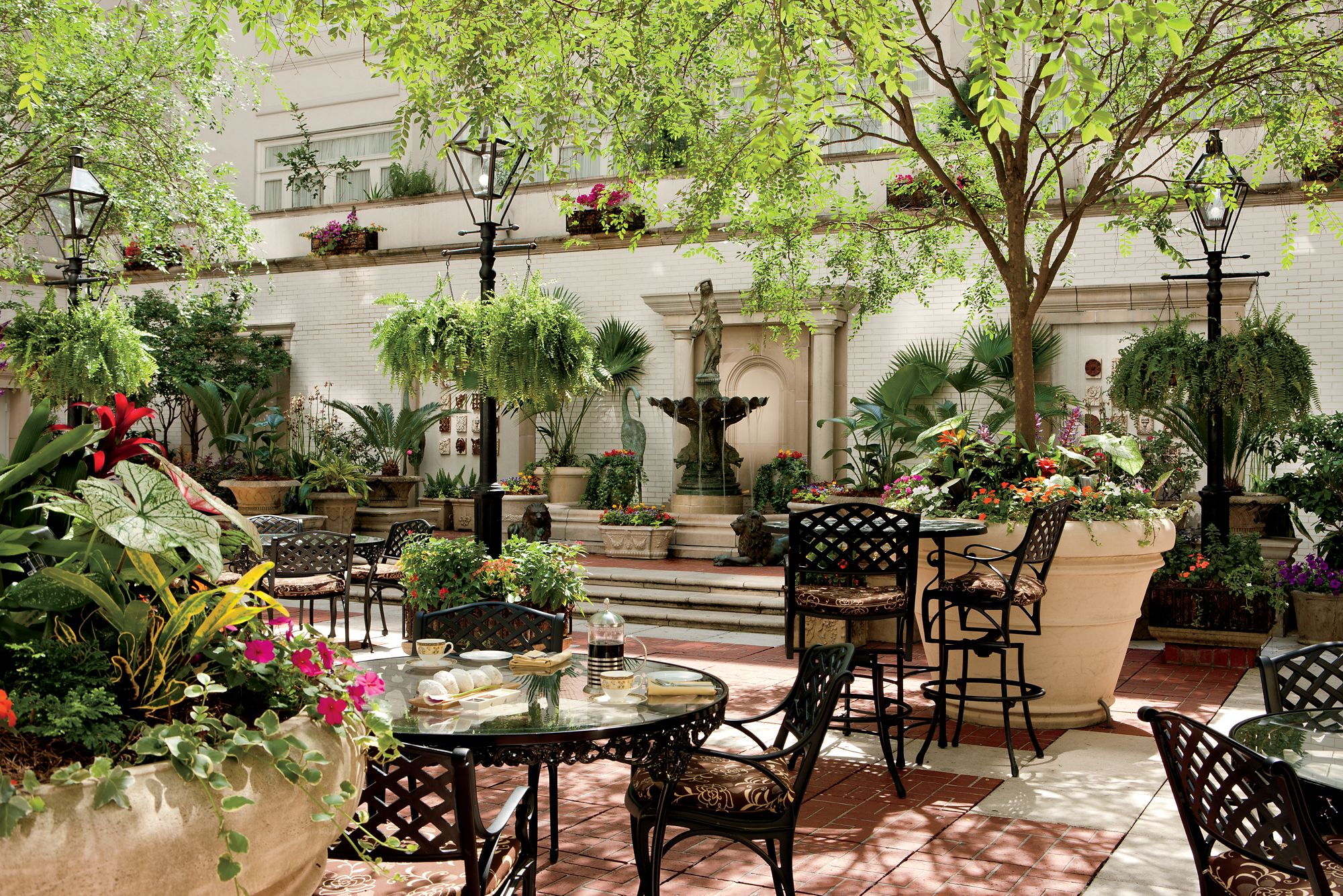 Deluxe Courtyard View Room | The Ritz-Carlton, New Orleans