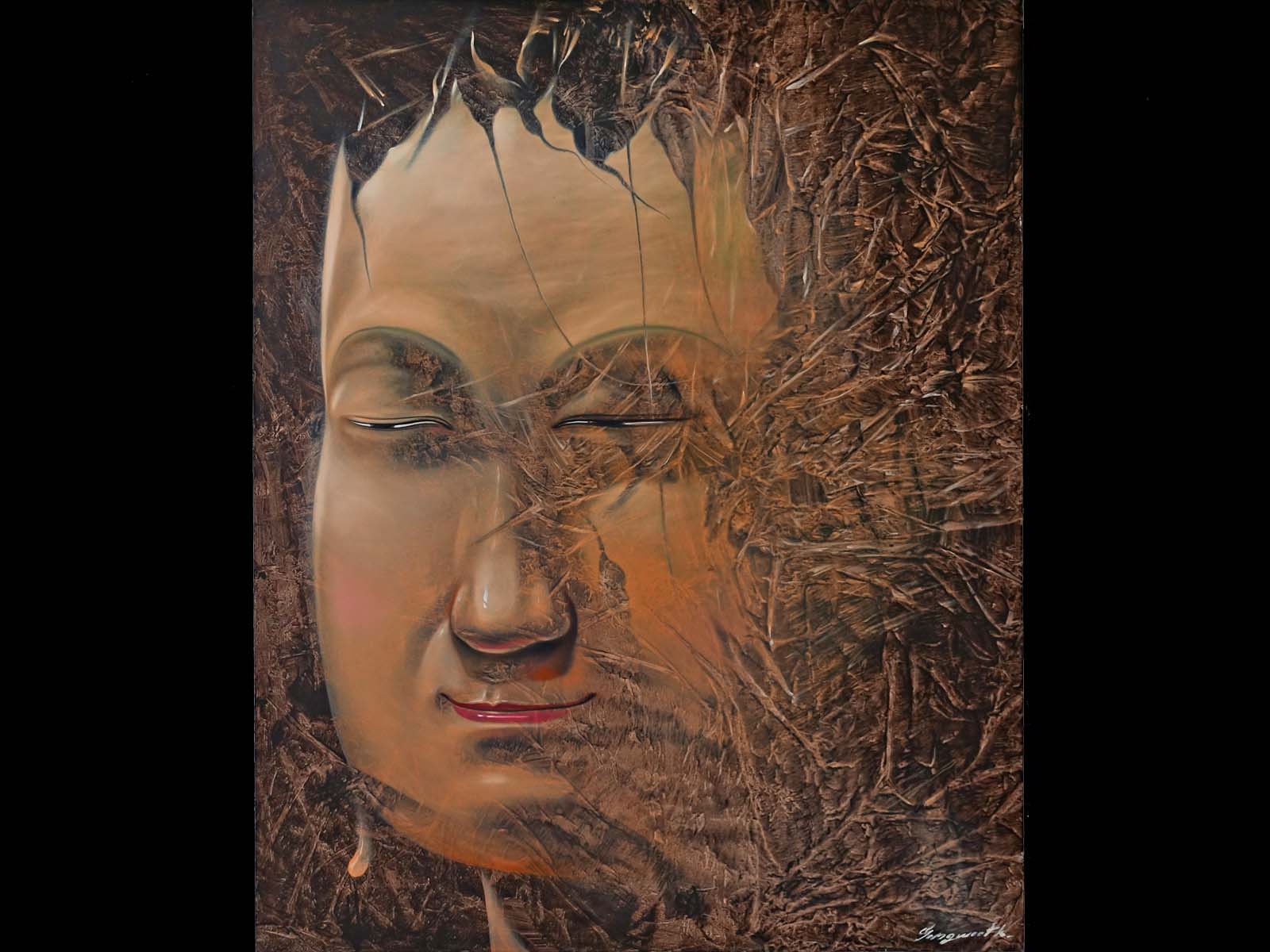 Cracked Buddha image art at Naresuan University, Phitsanulok ...