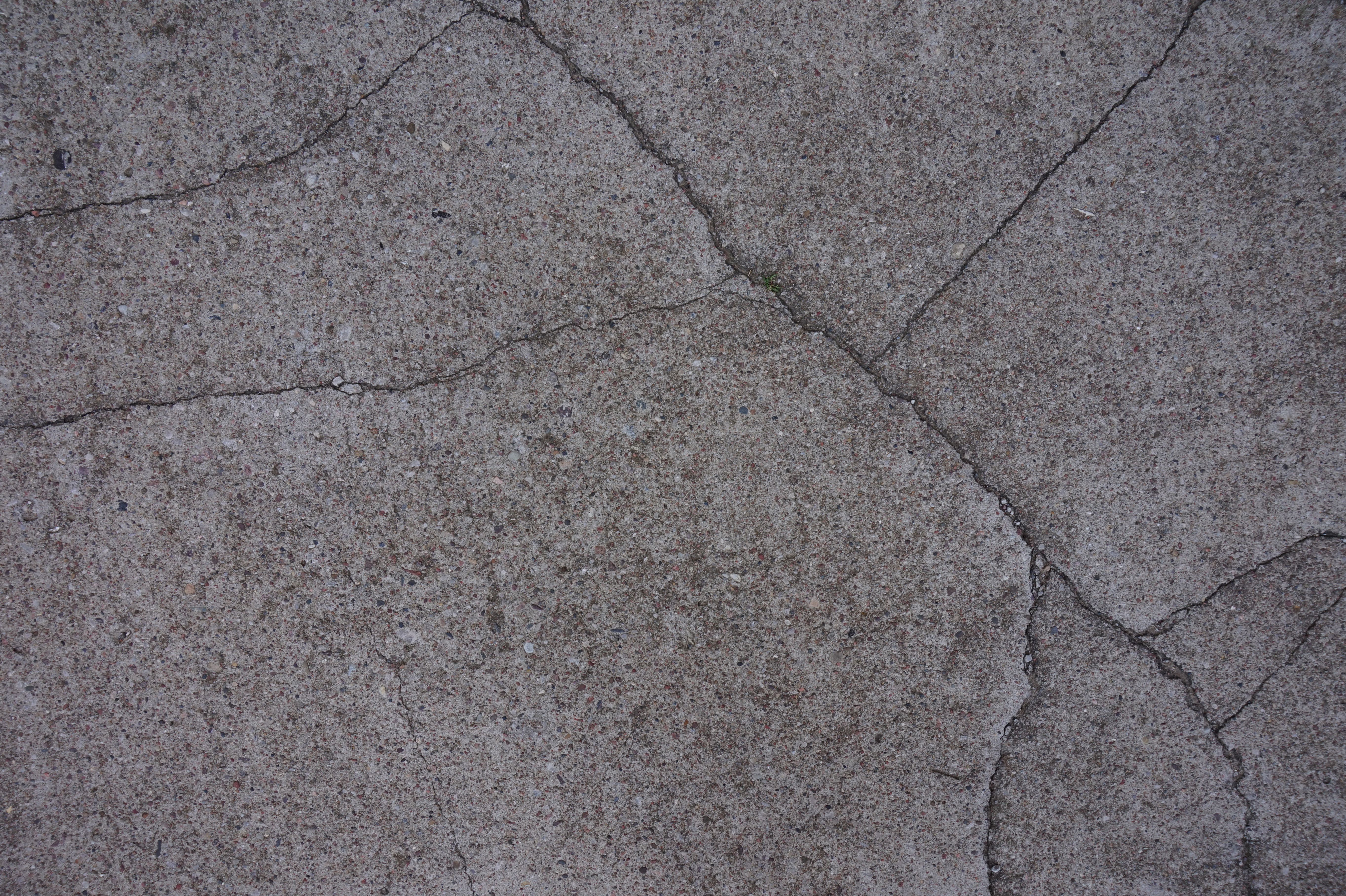 Old cracked concrete floor - Concrete - Texturify - Free textures