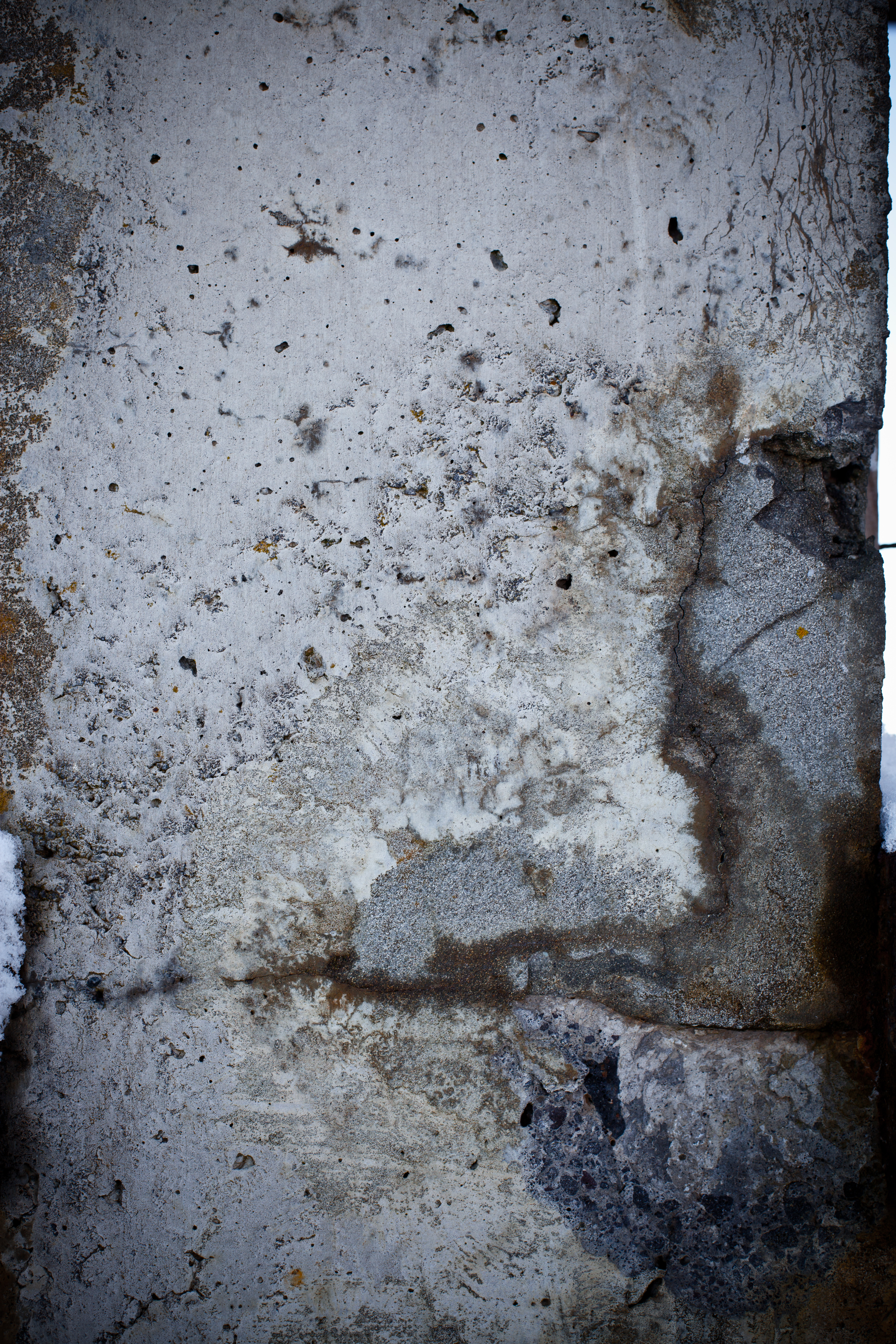 Cracked grunge stone wall texture photo