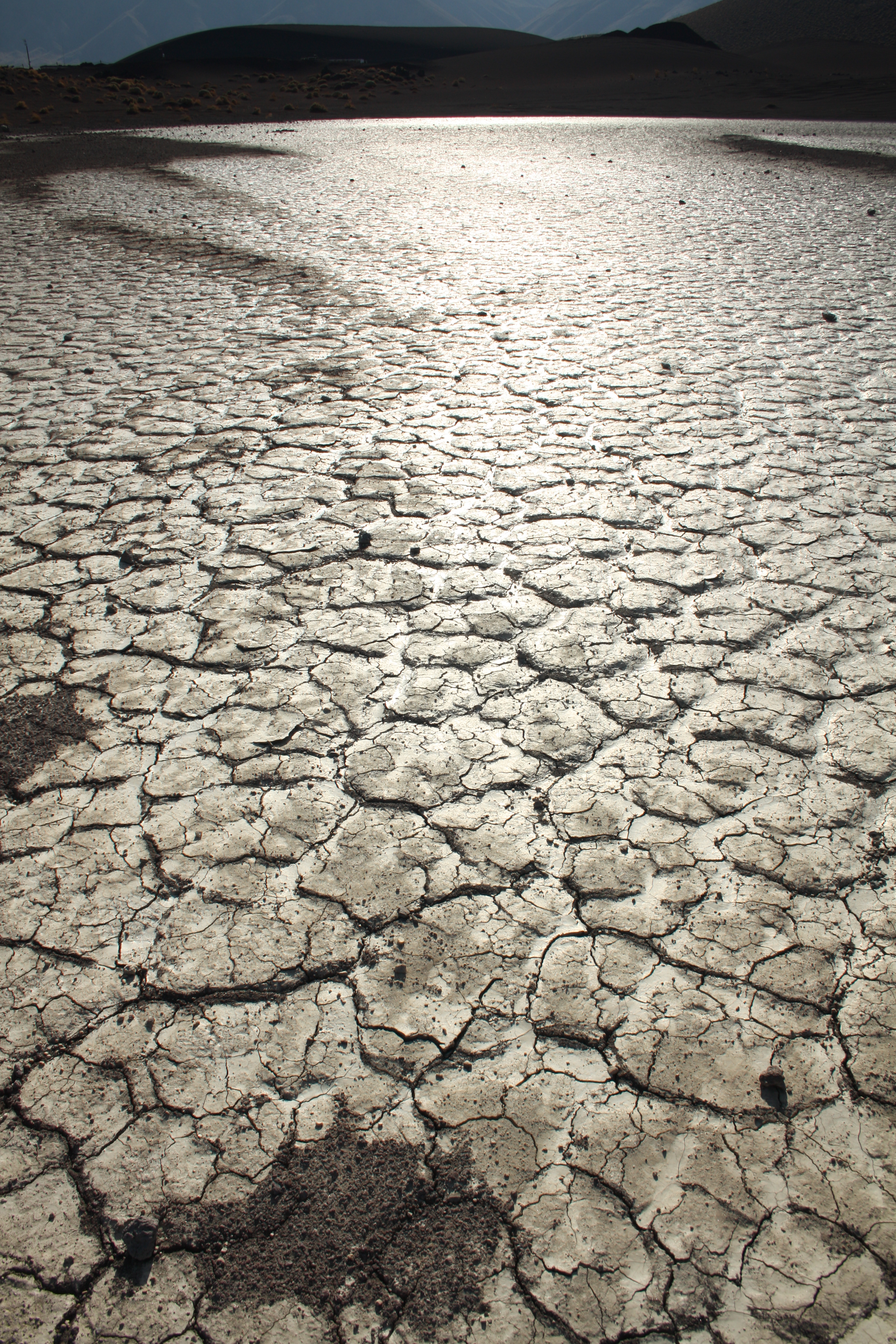 Cracked riverbed in the desert. by muttiniraq on DeviantArt