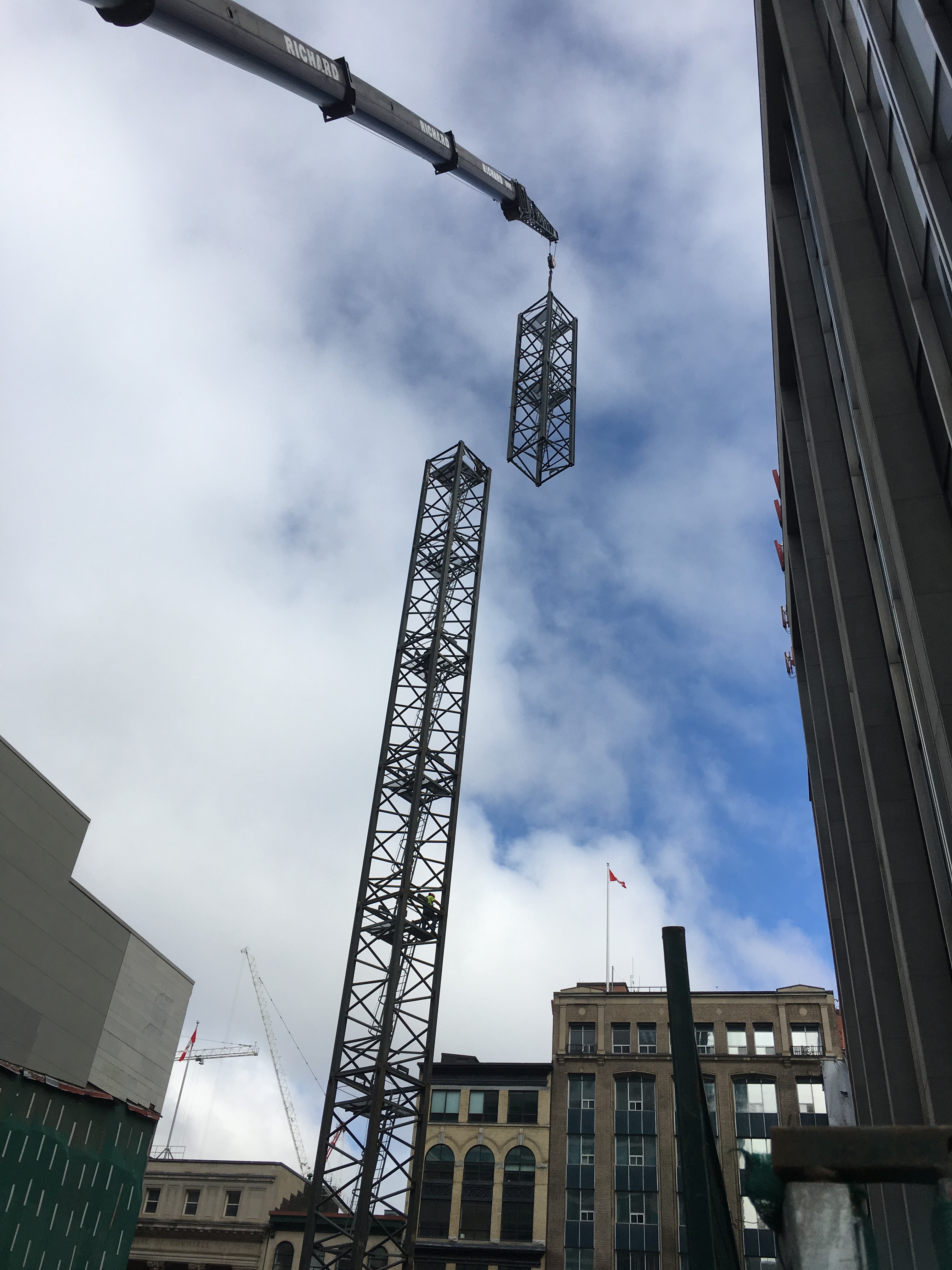 Crane Arrival an Important Milestone In Construction - reResidences