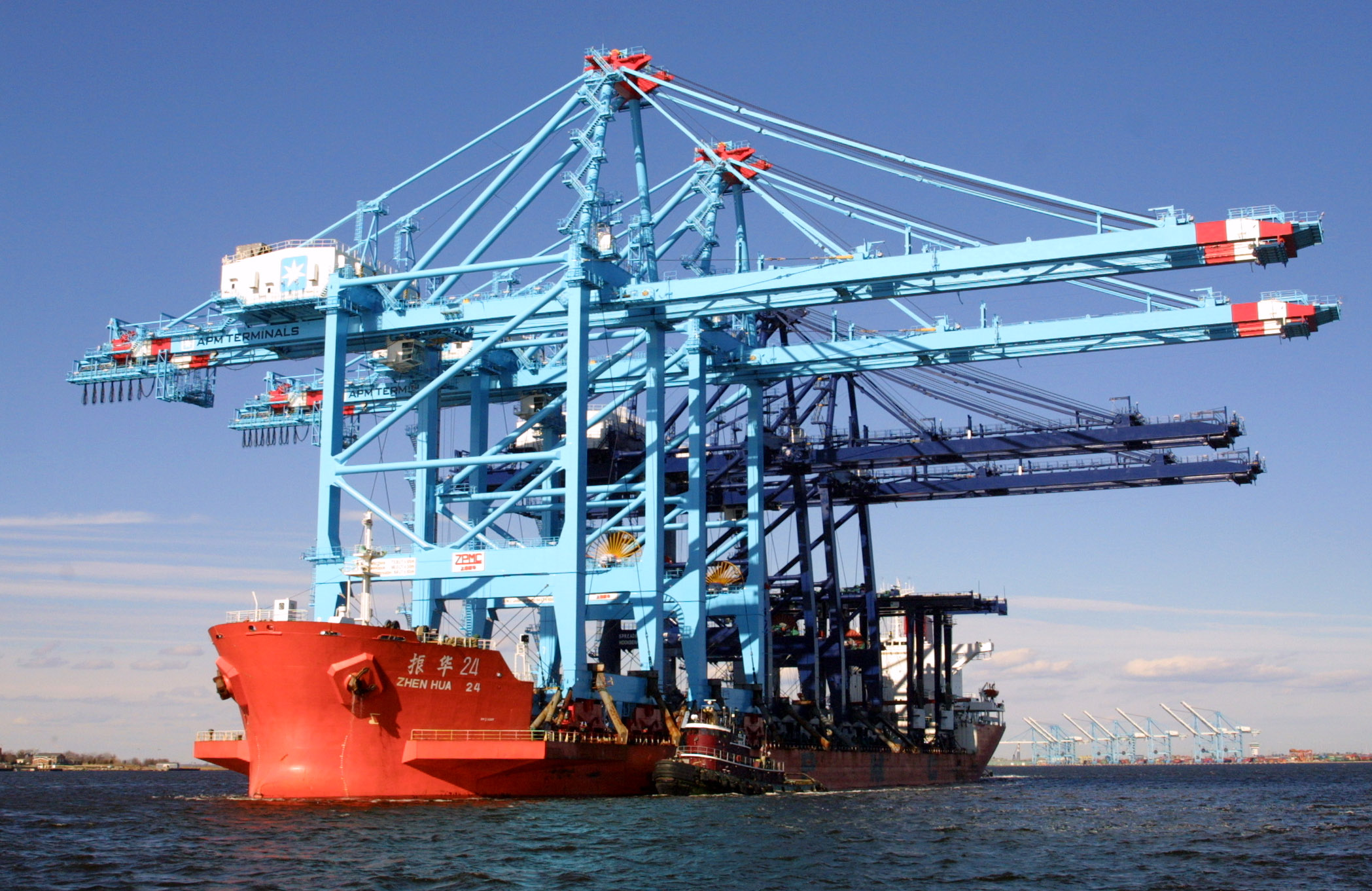 New Cranes Arrive at APM Terminals Without Incident - Port of ...