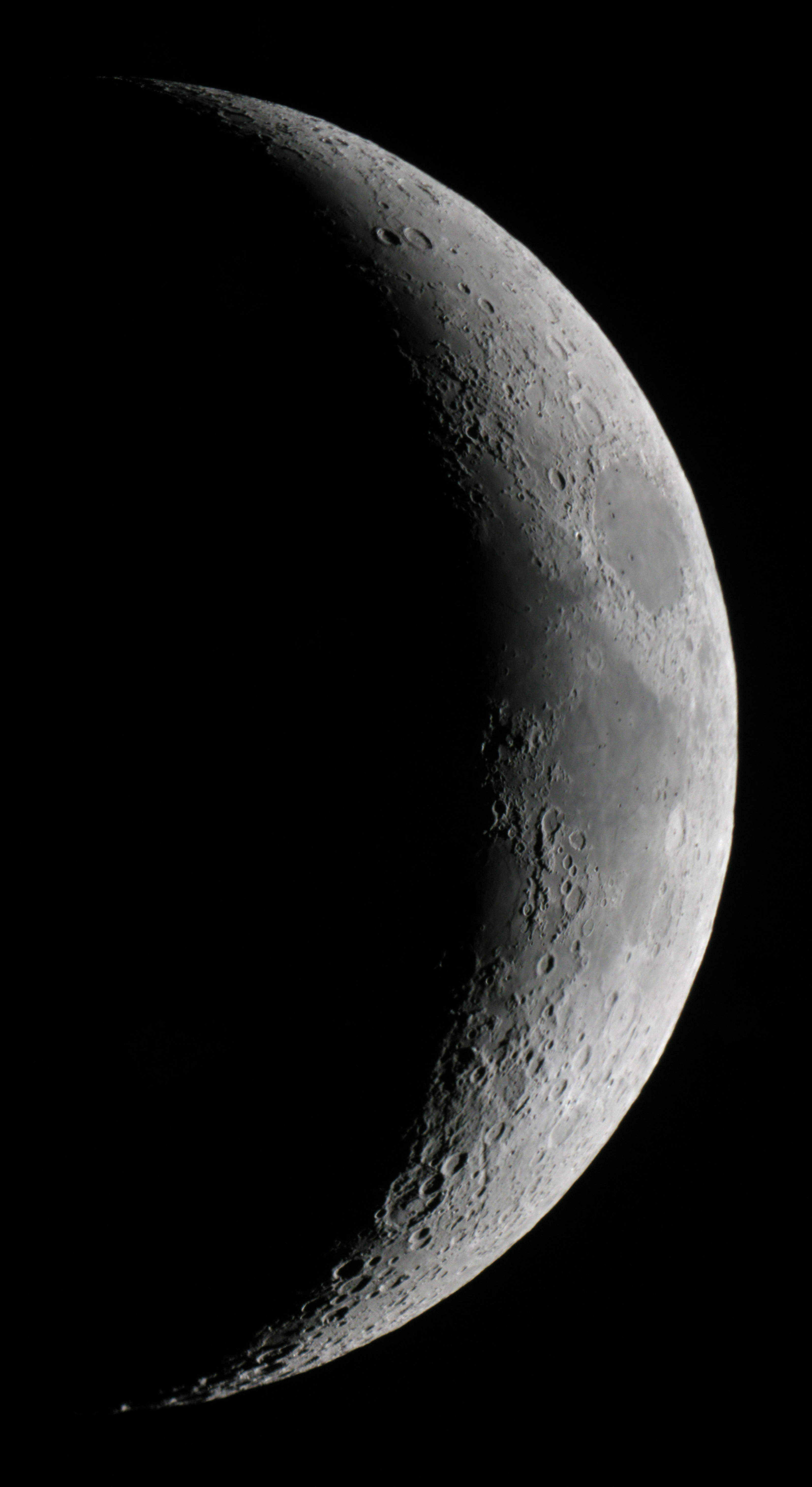 File:Crescent-moon.jpg - Wikimedia Commons