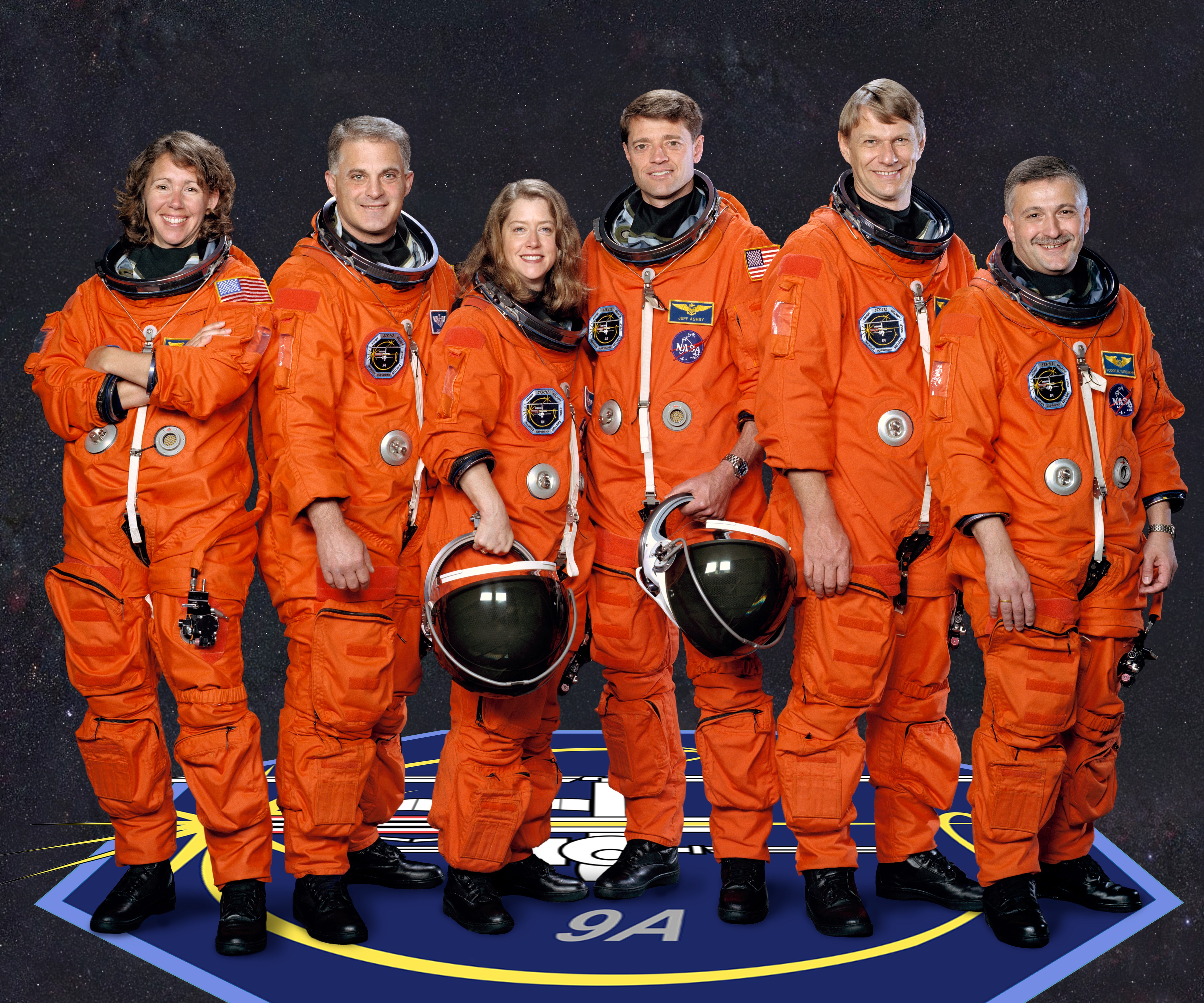 File:STS-112 crew.jpg - Wikimedia Commons