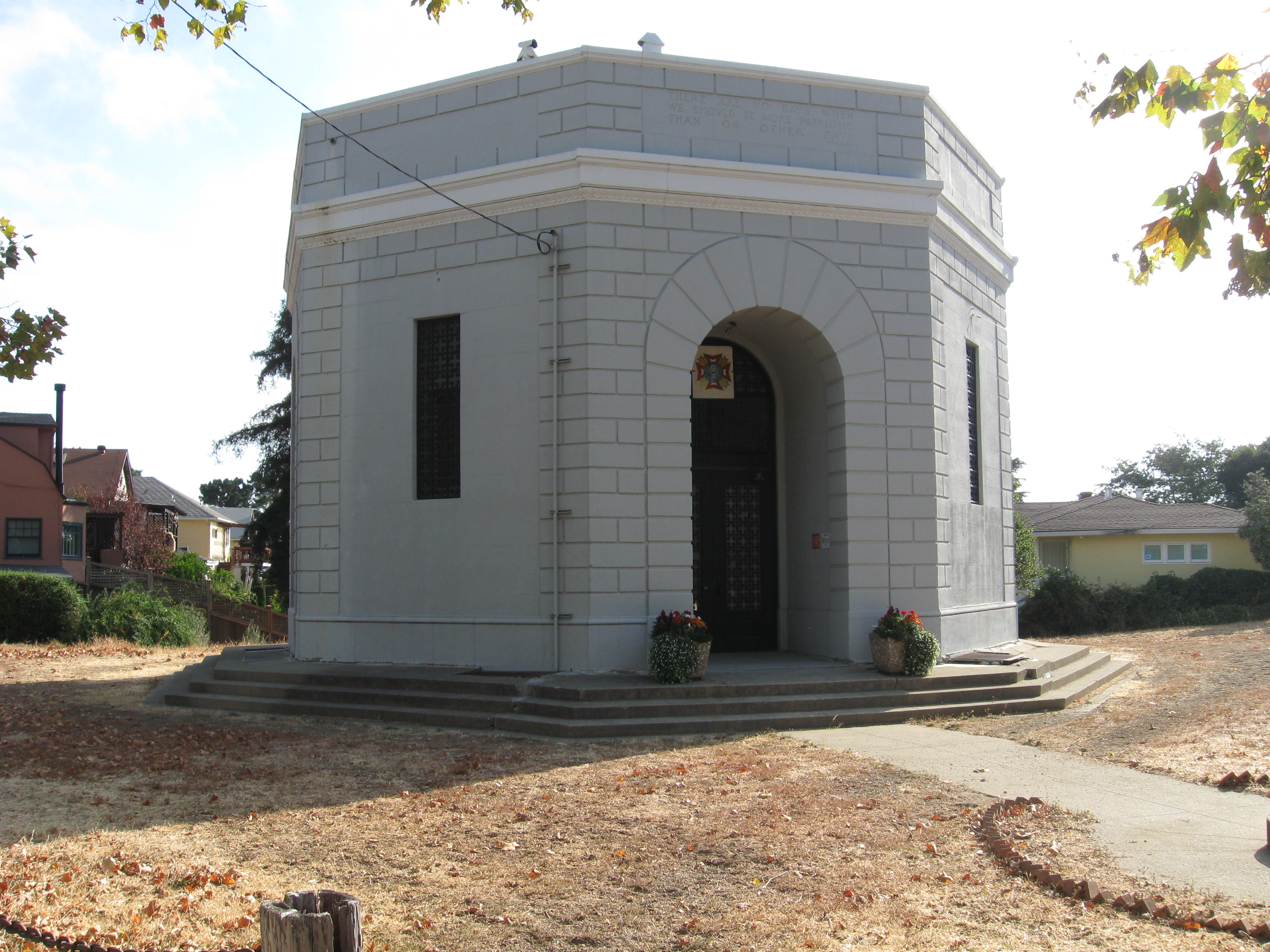 File:Memorial Hall Crockett CA.JPG - Wikimedia Commons