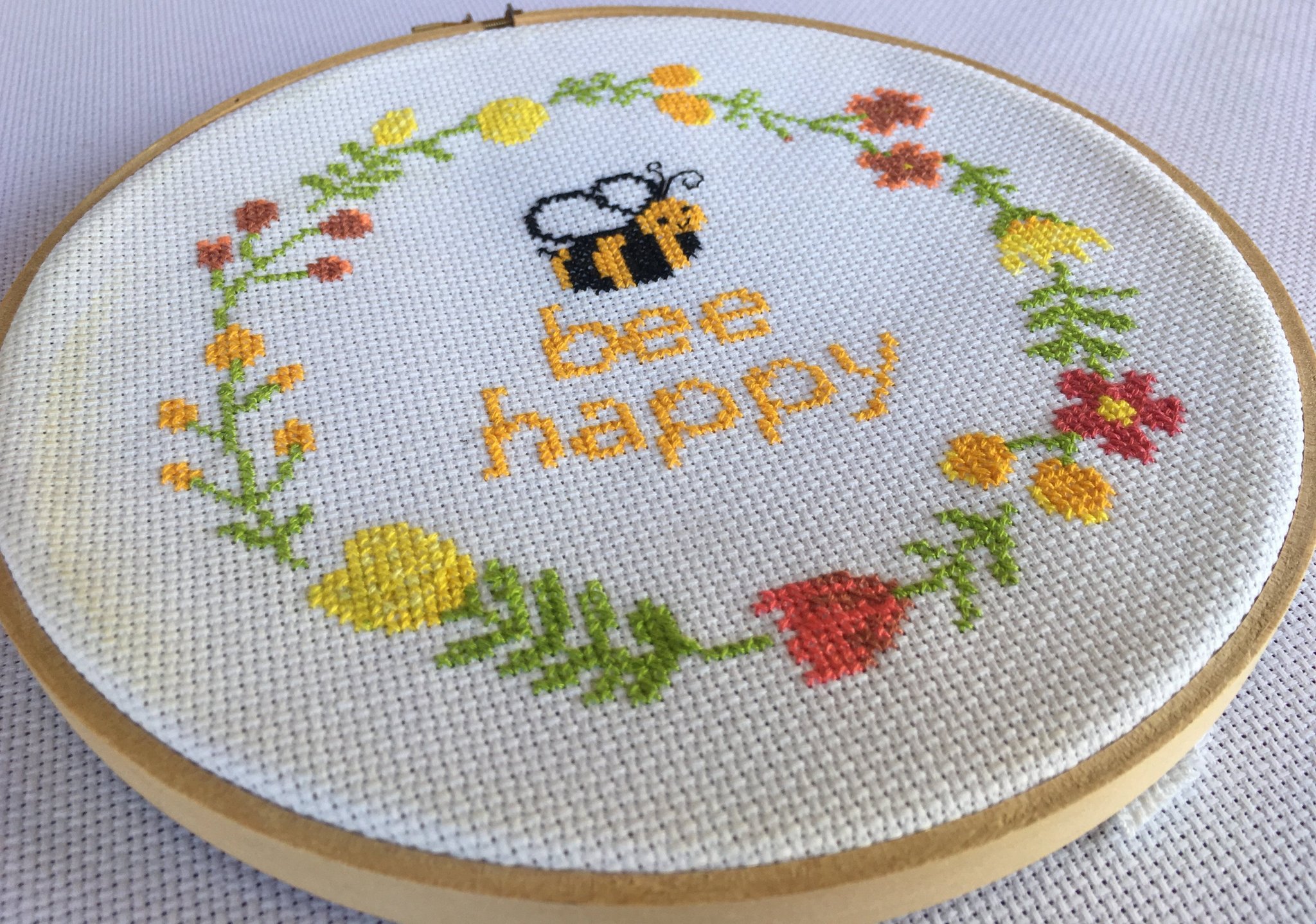 Modern Bee Happy Quote Cross Stitch Pattern – Leia Patterns