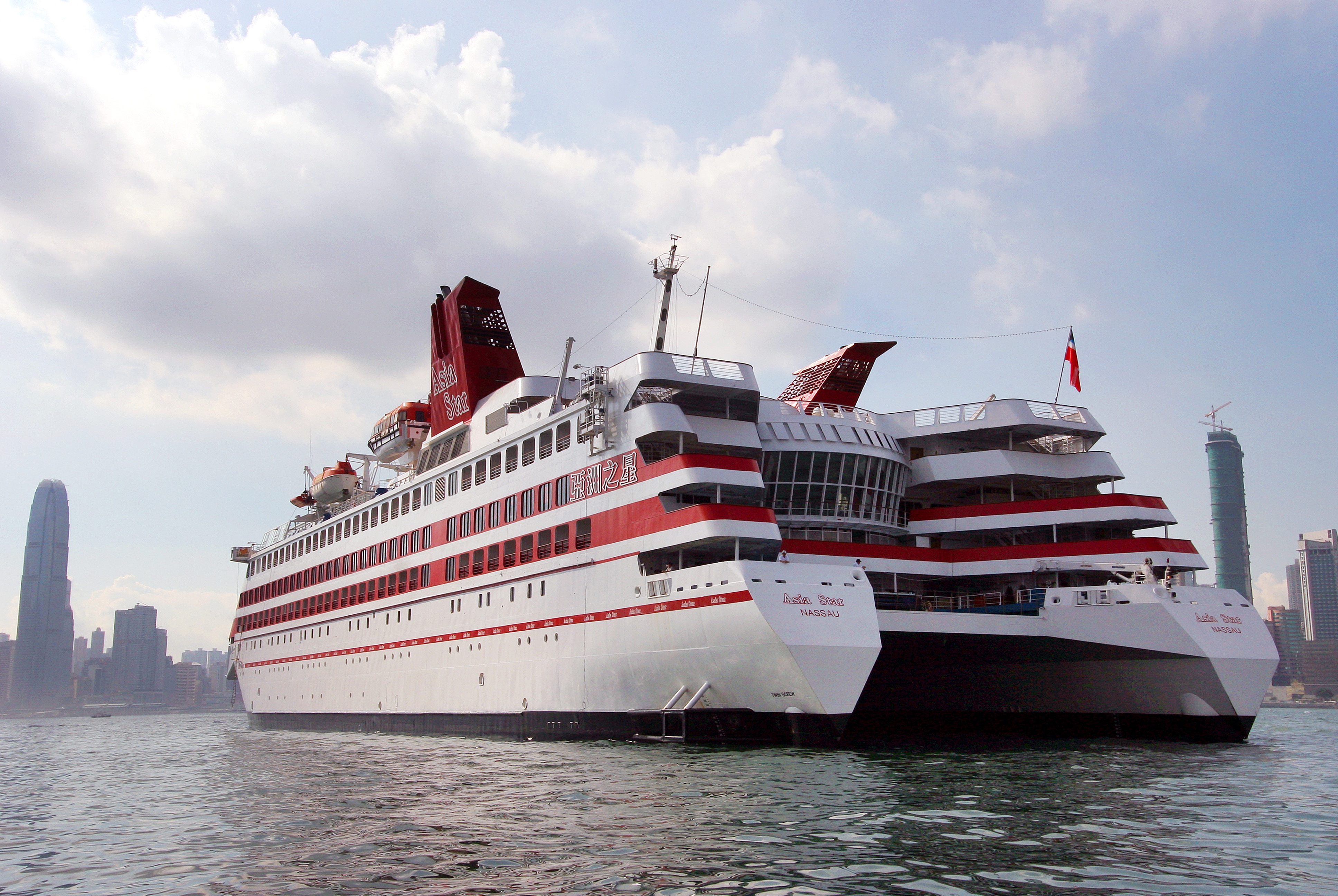Cruise liner photo