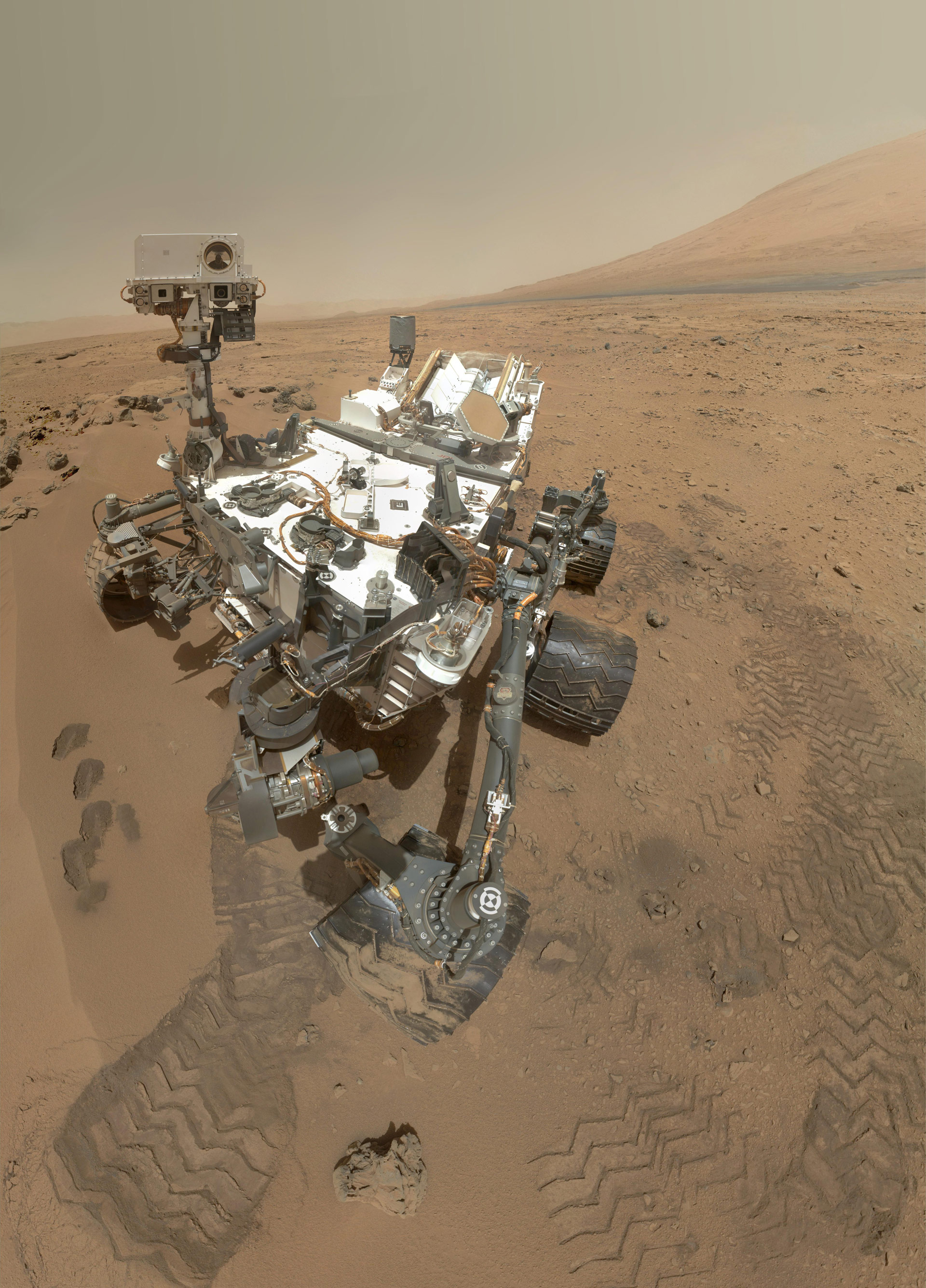 NASA's Curiosity Finds Water Molecules on Mars