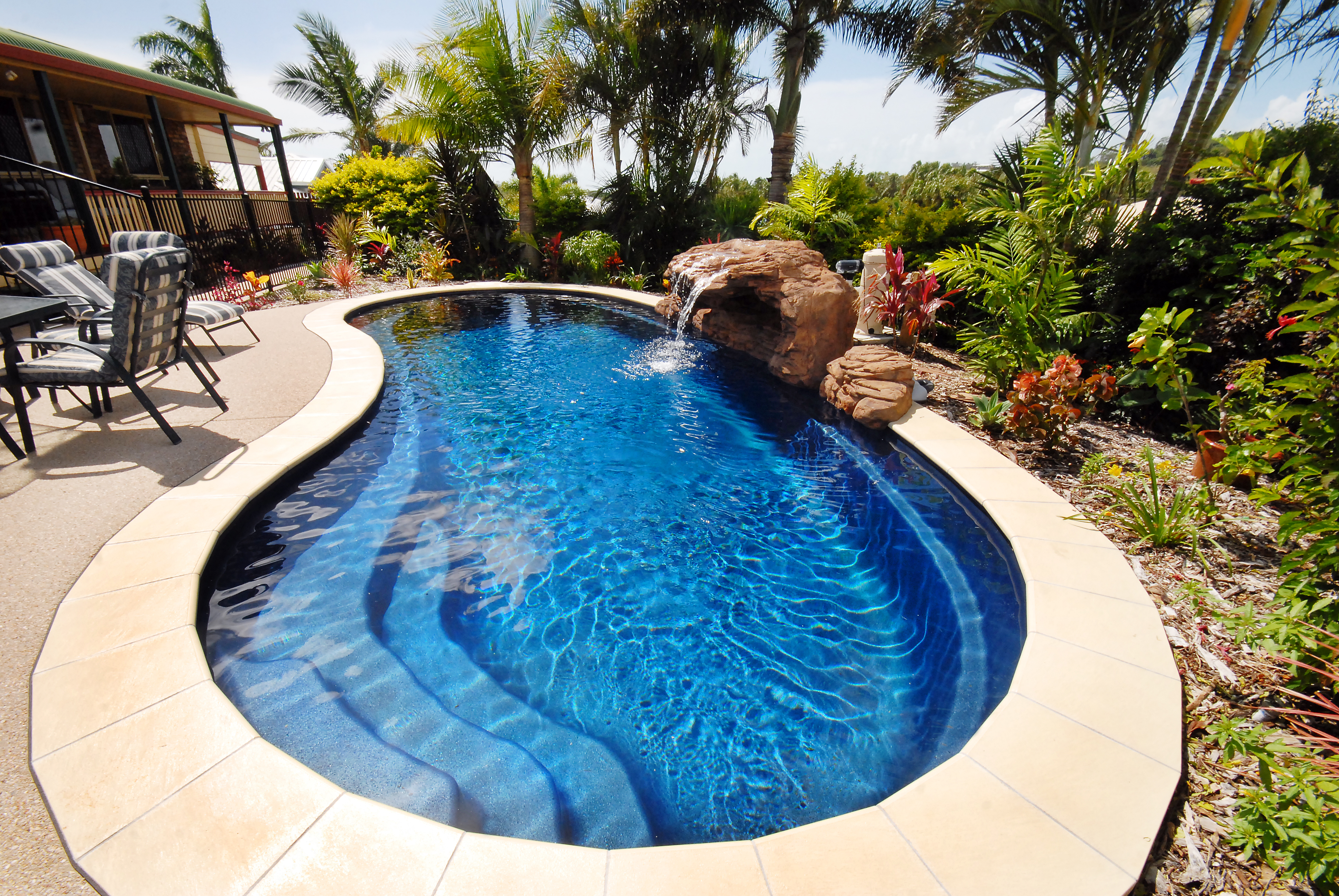 Curved swimming pool photo