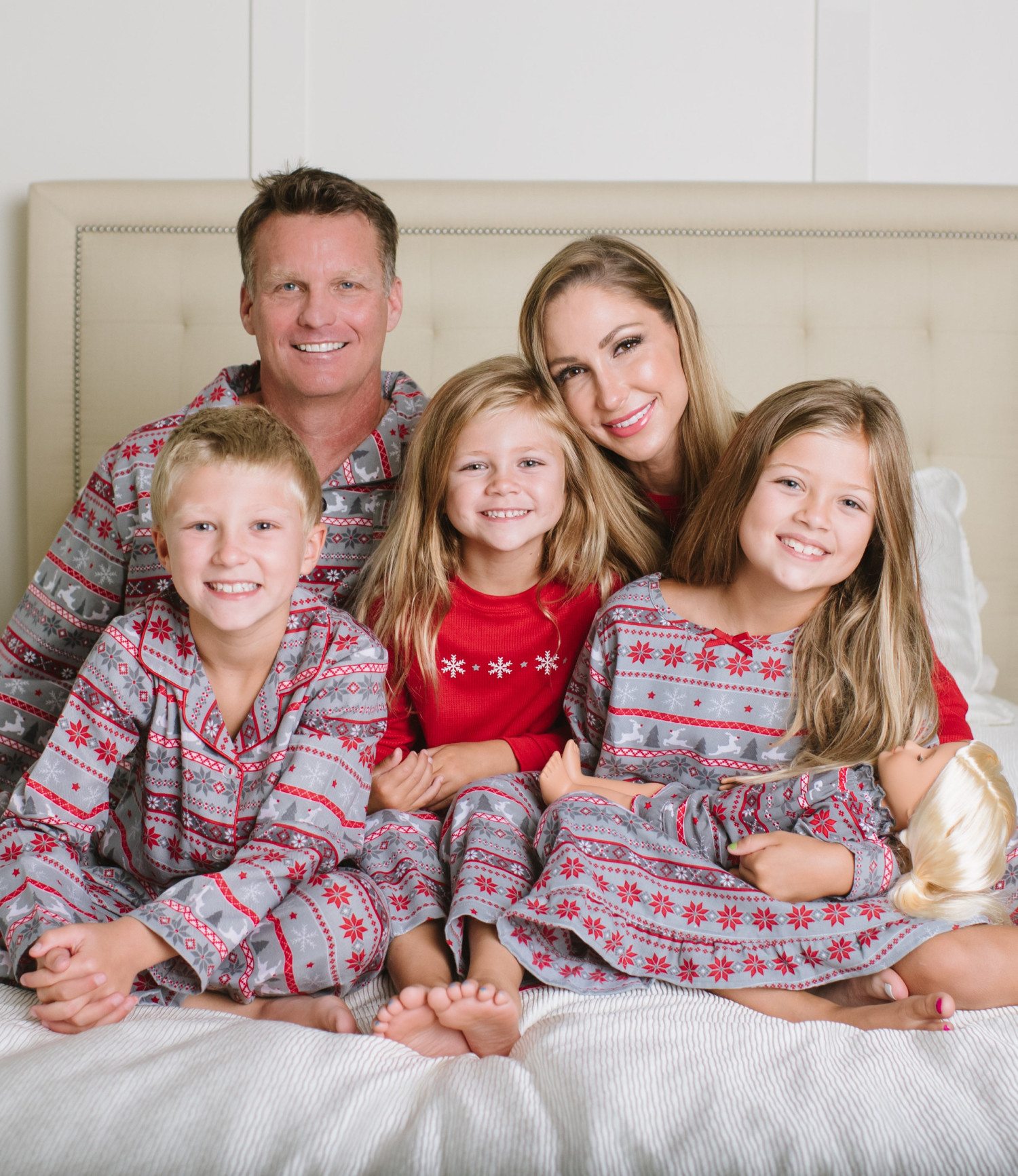Matching Family Pajamas For The Holidays - Simplemost