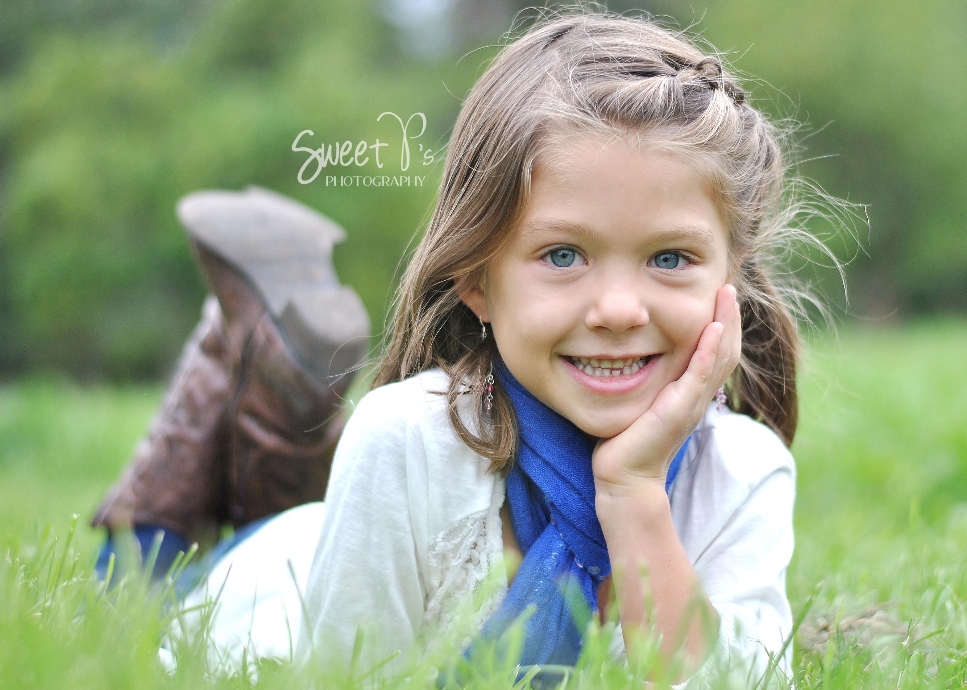 Little kids fall photography poses Sweet P's Photography WNY www ...