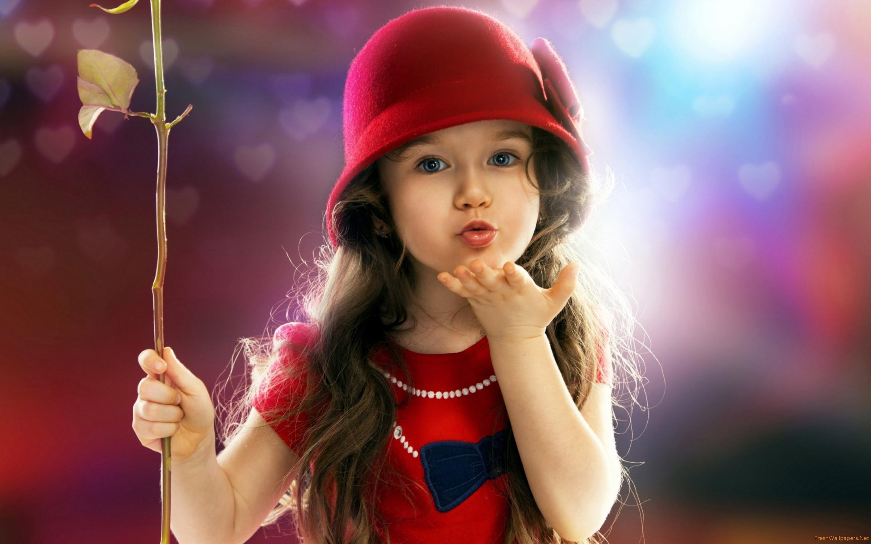 Cute little girl flying kiss wallpapers | Freshwallpapers