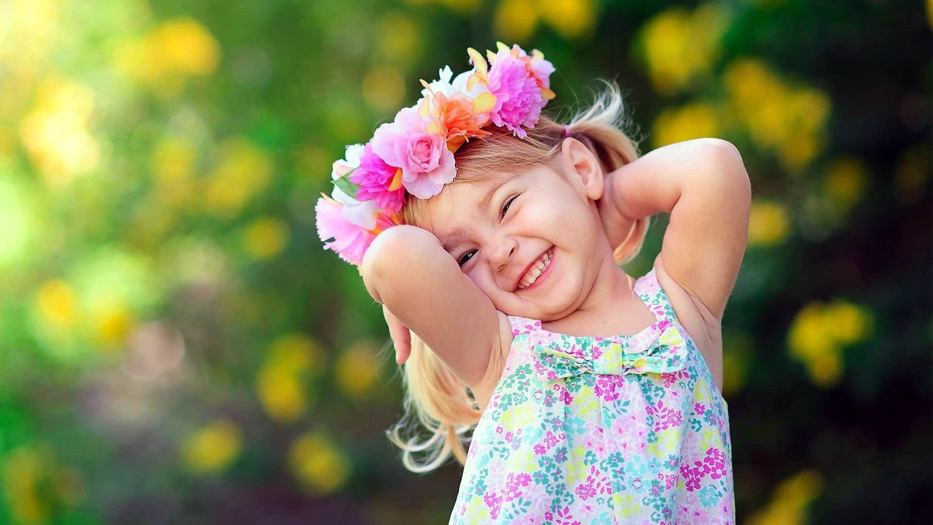 Cute Small Girls Wallpapers Collection 63 Entrancing Little Girl ...