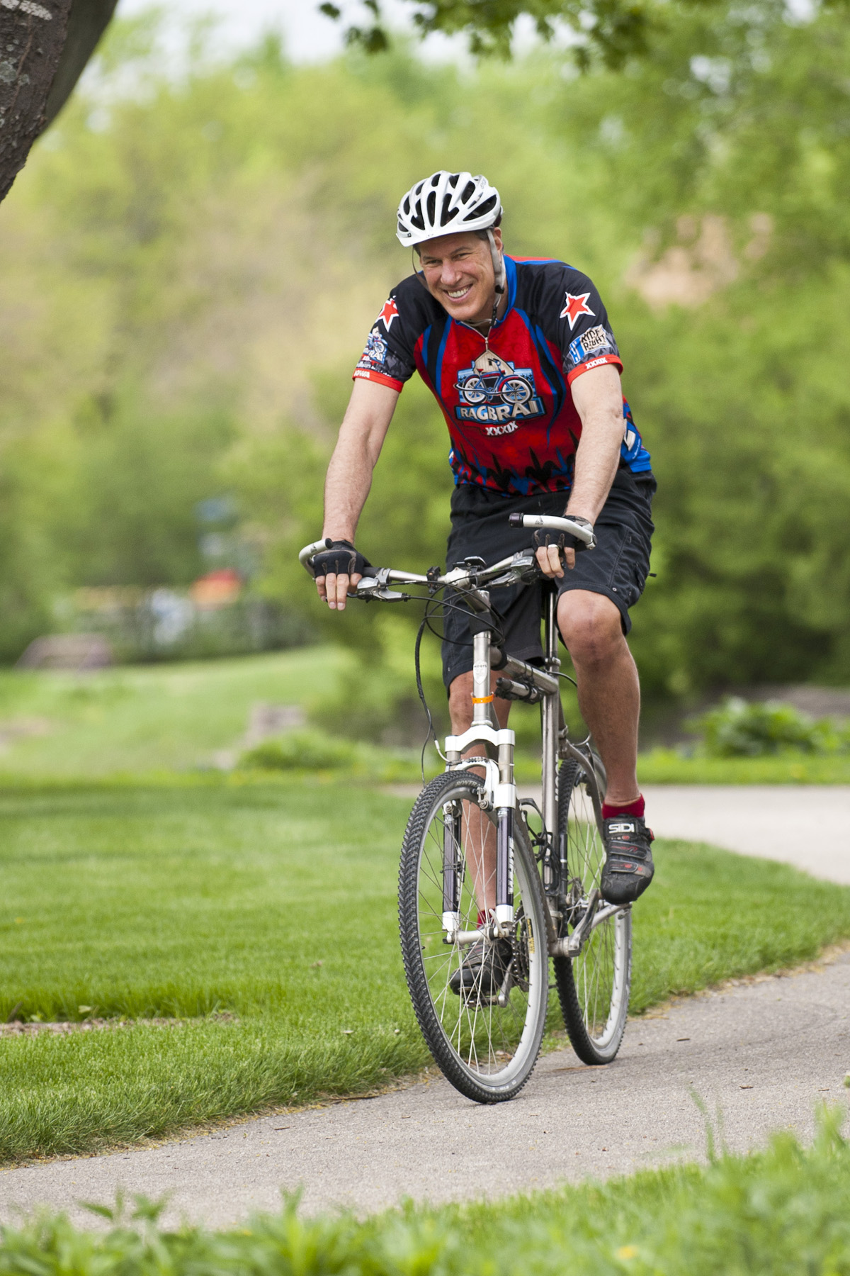 Cyclist racks up miles after double knee replacement | health enews ...