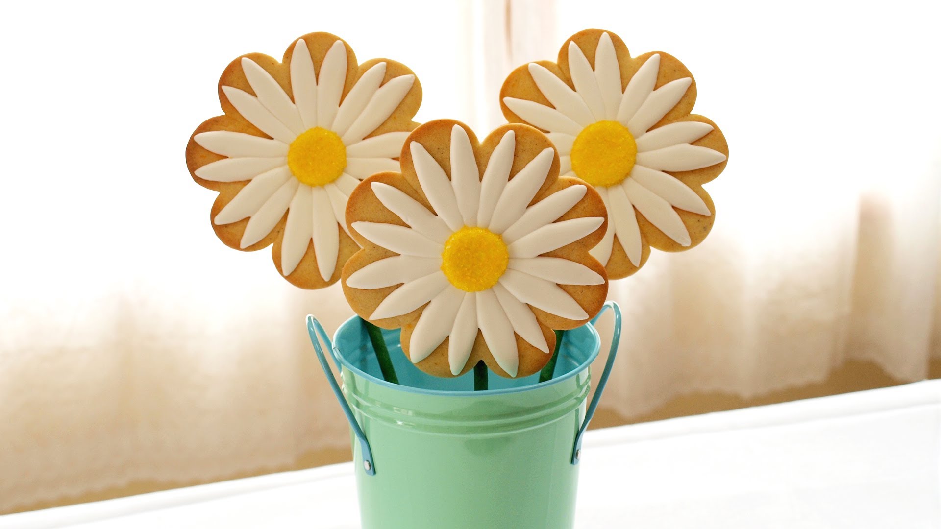 How To Make Daisy Cookie Pops - Collab with Cookies, Cupcakes and ...