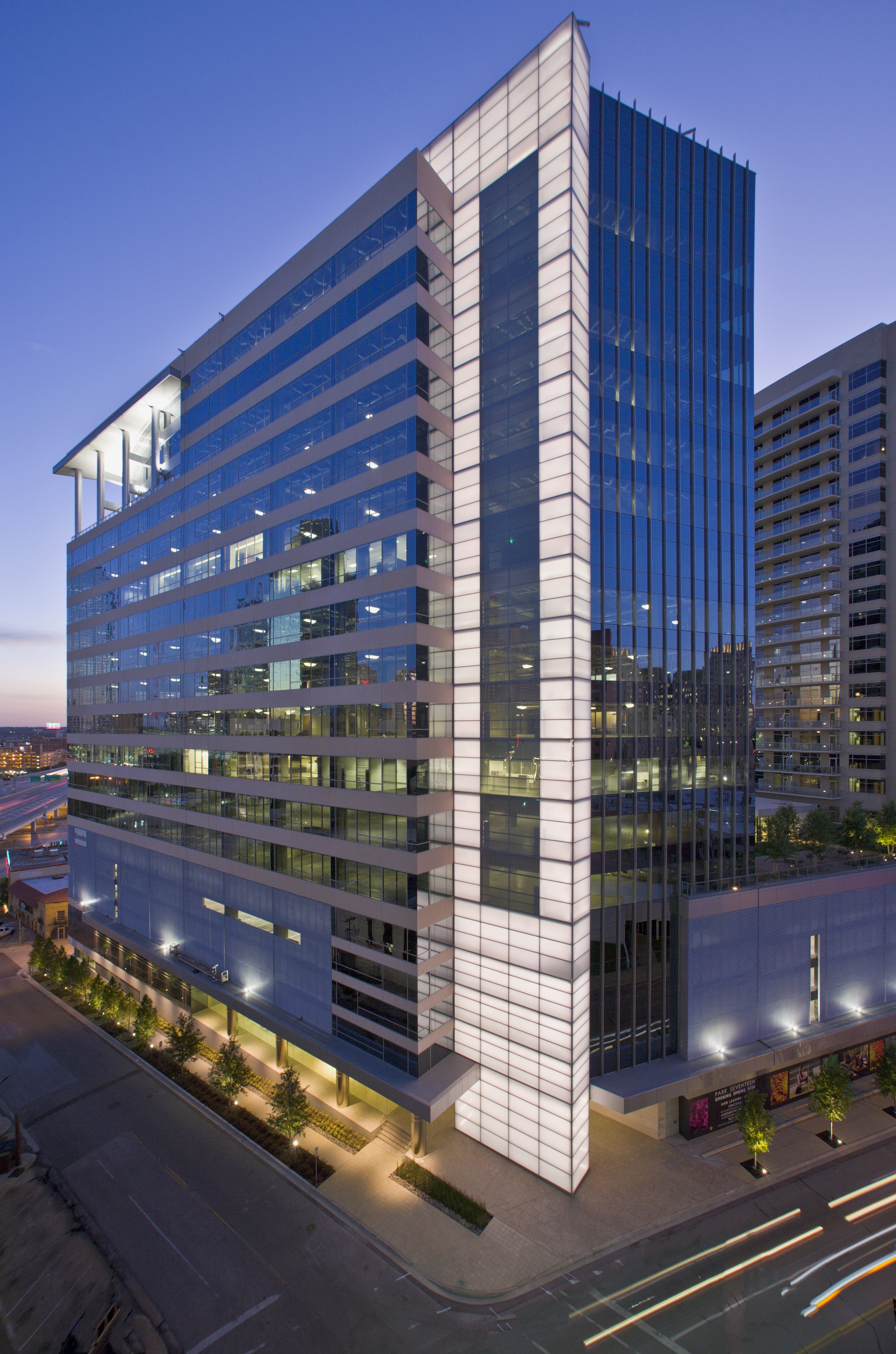 Tower sale in Dallas' Uptown expected to shatter price records ...