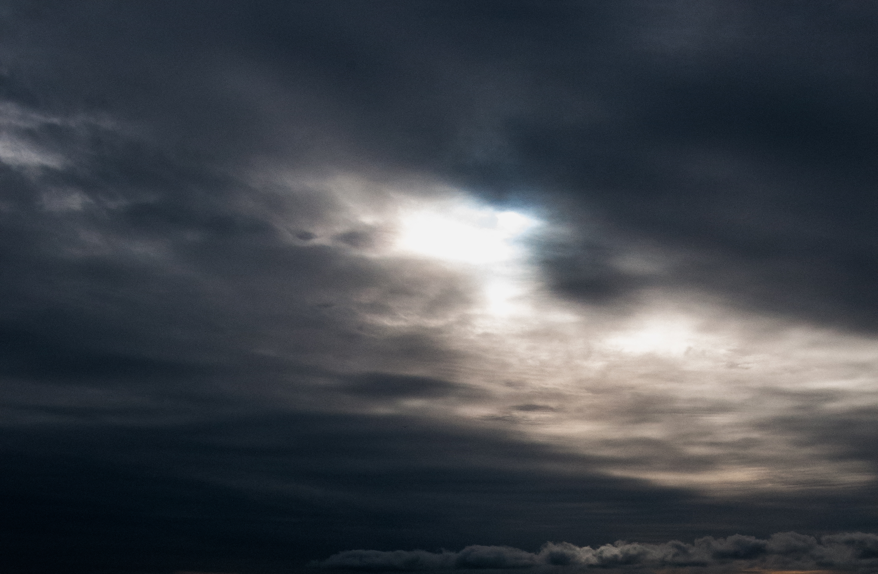 File:Dark sky, 2014.jpg - Wikimedia Commons