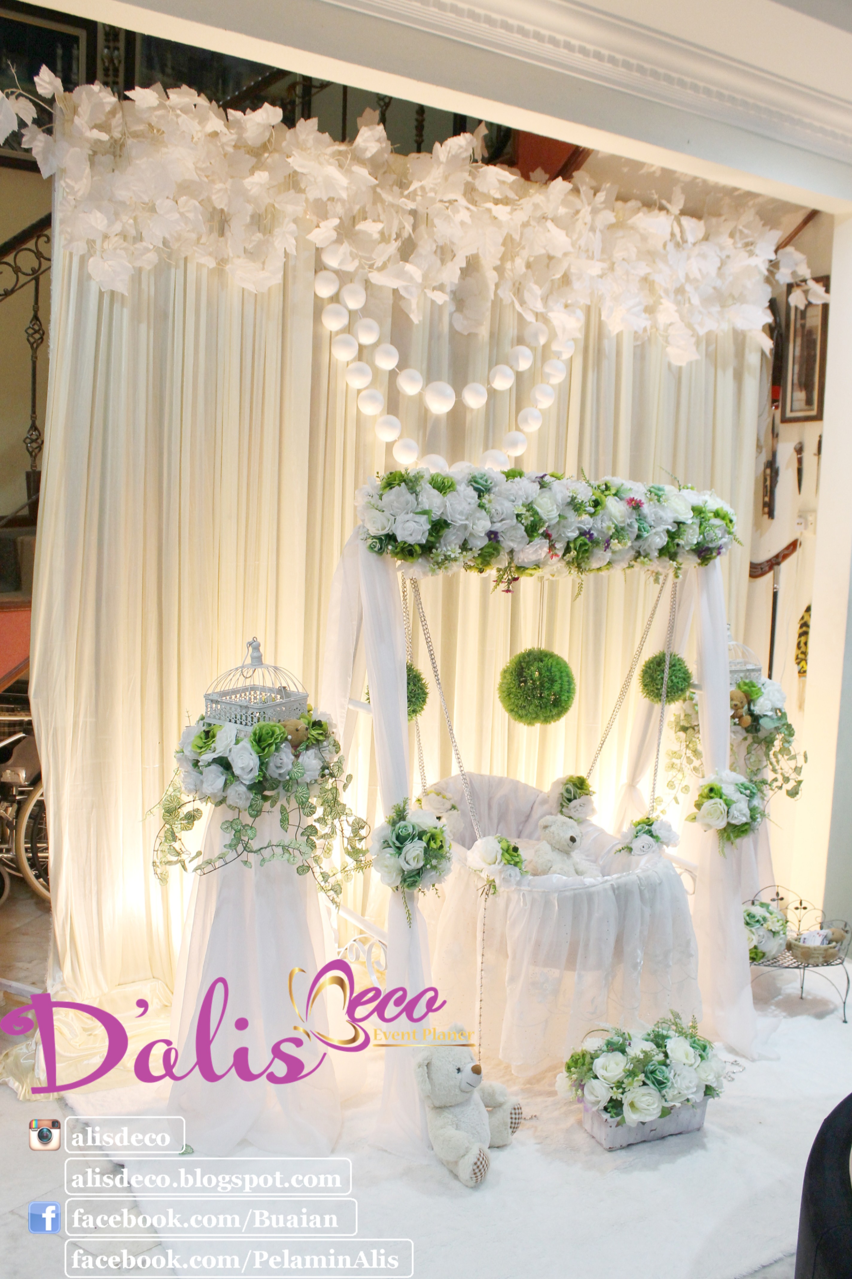 Simple deco Decoration baby cradle for naming ceremony. Pelamin ...