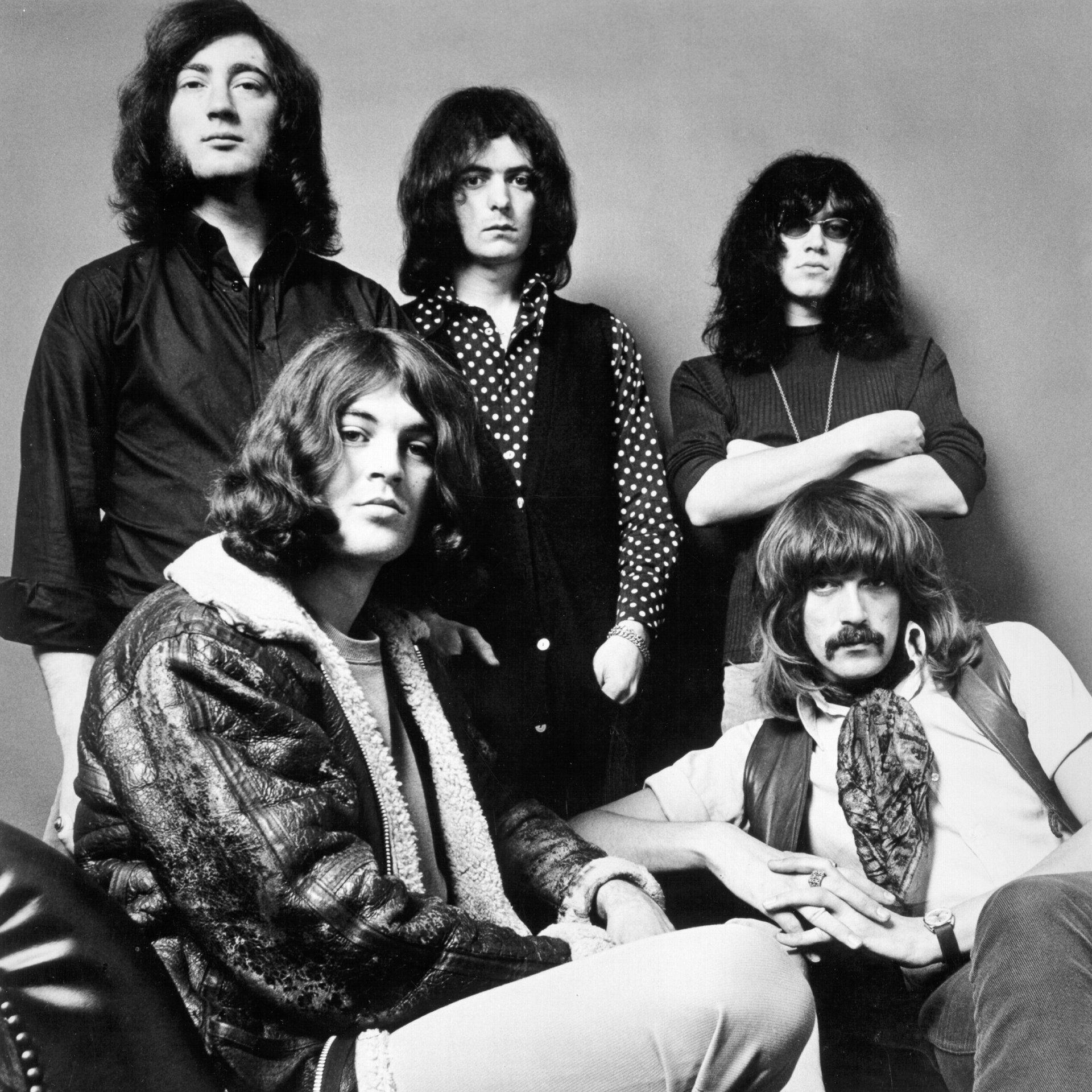 Deep Purple - Shadows Lyrics | MetroLyrics