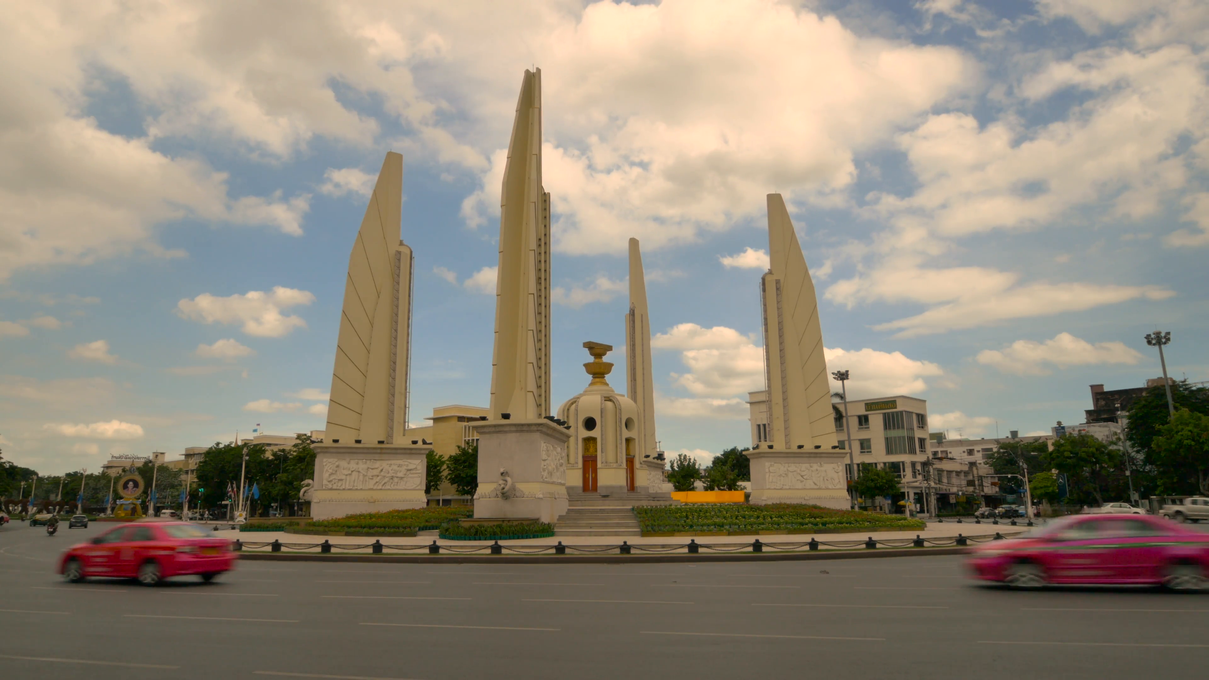BANGKOK, THAILAND - 10 AUG 2014: Bangkok Democracy monument in the ...