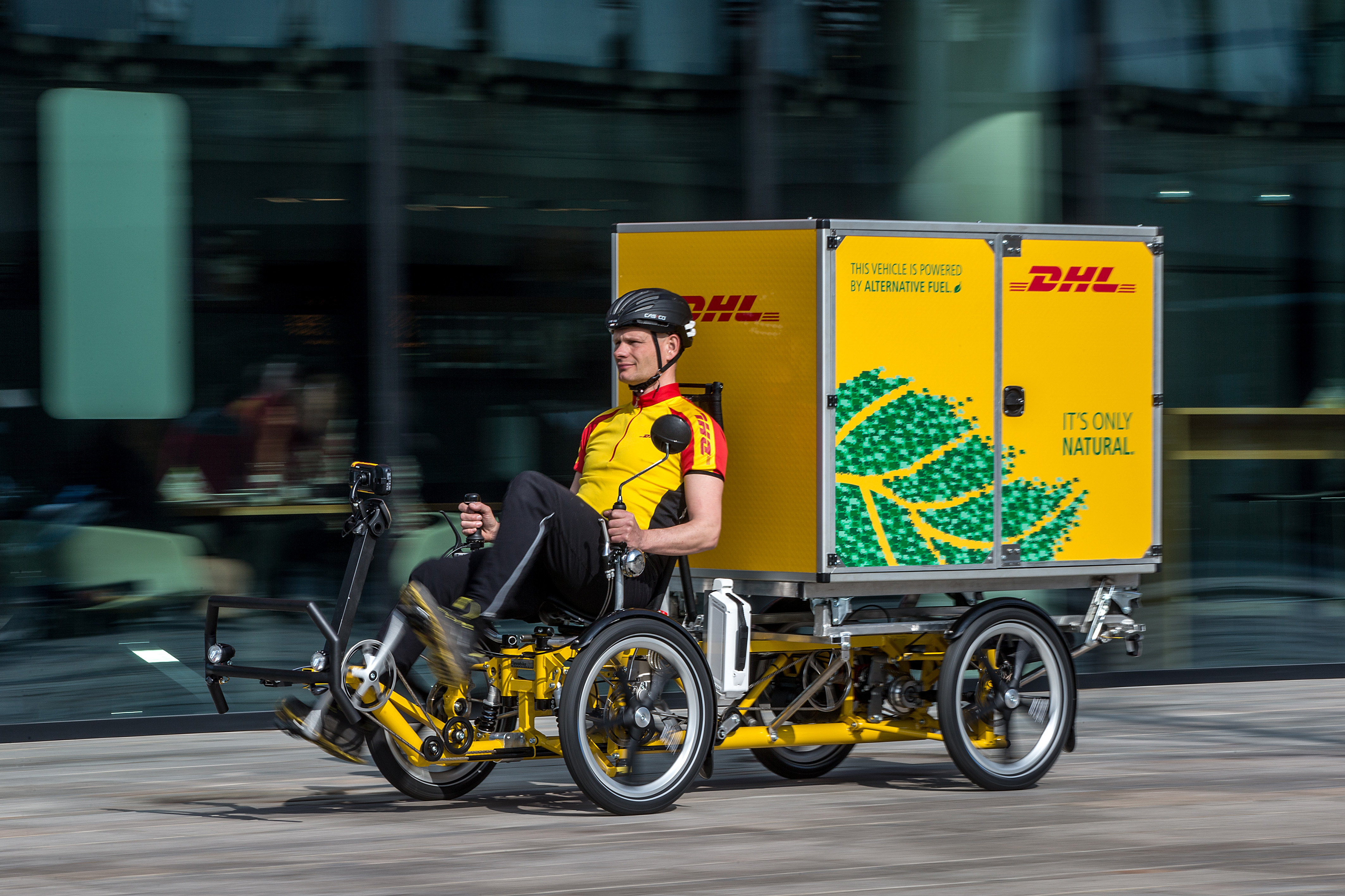 Deutsche Post DHL Group | DHL Express extends the use of bicycle ...