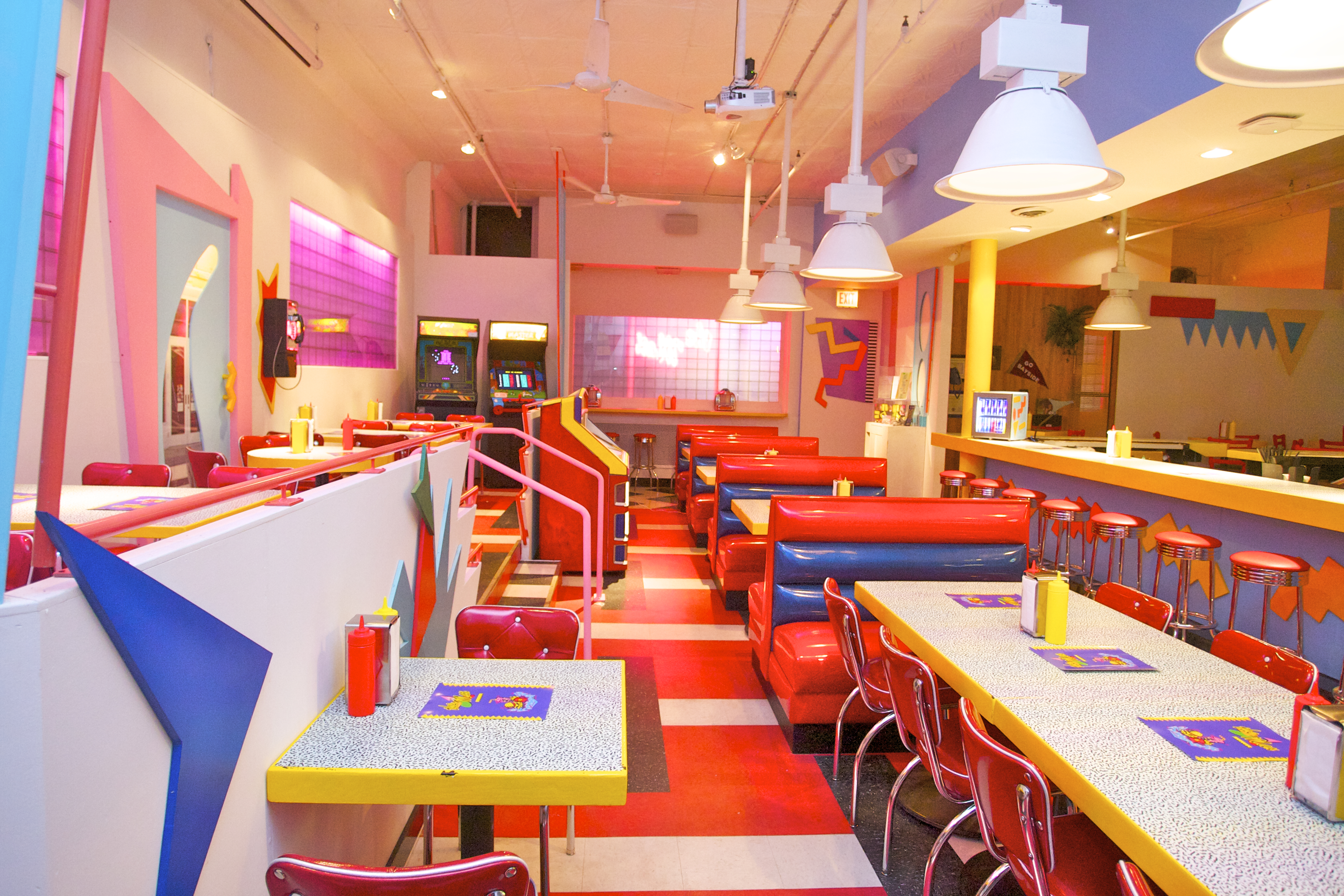 Chicago's SAVED BY THE BELL Diner Is a Time Machine Back to the '90s ...