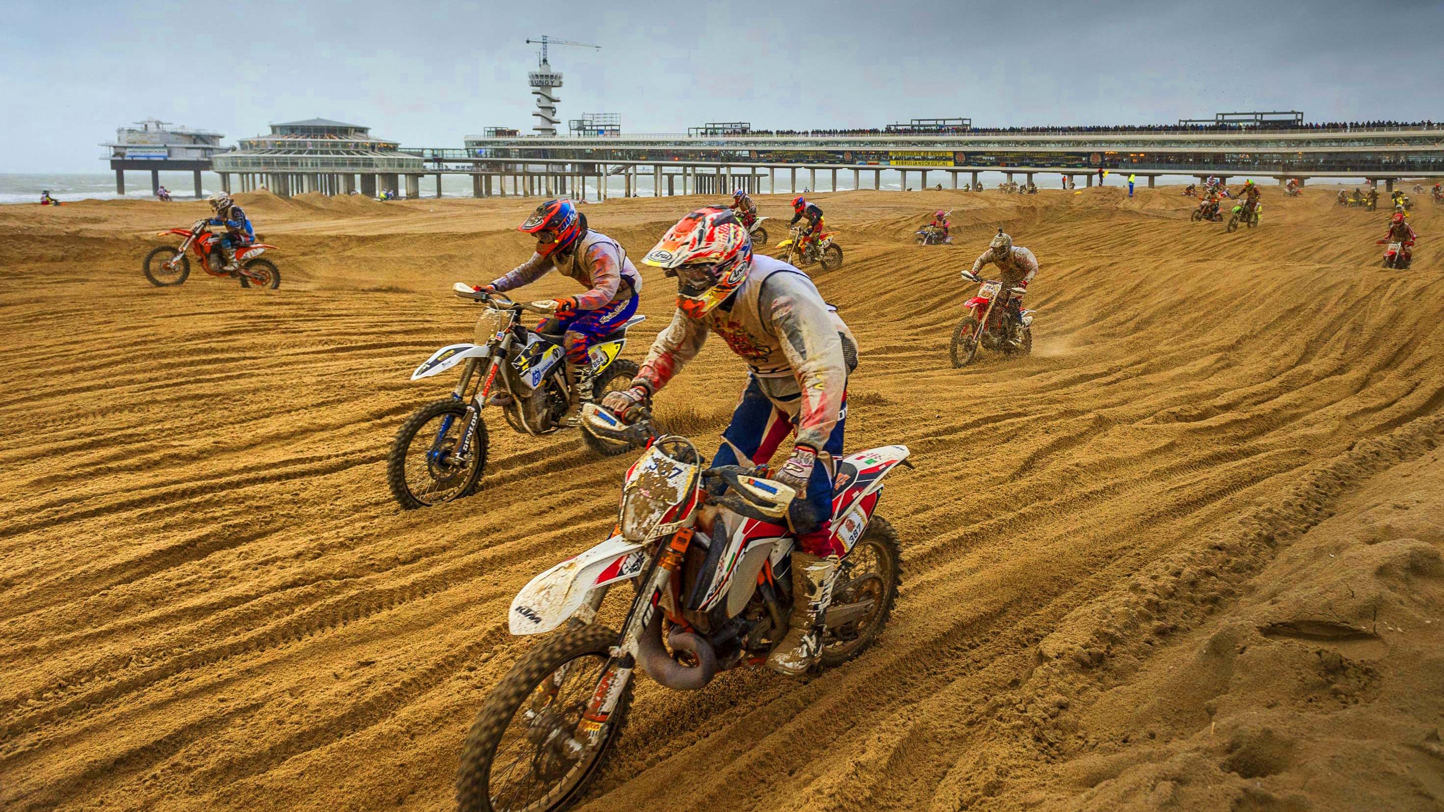 Mass Dirt Bike Racing on Hague Beach Red Bull Knock Out - YouTube. 