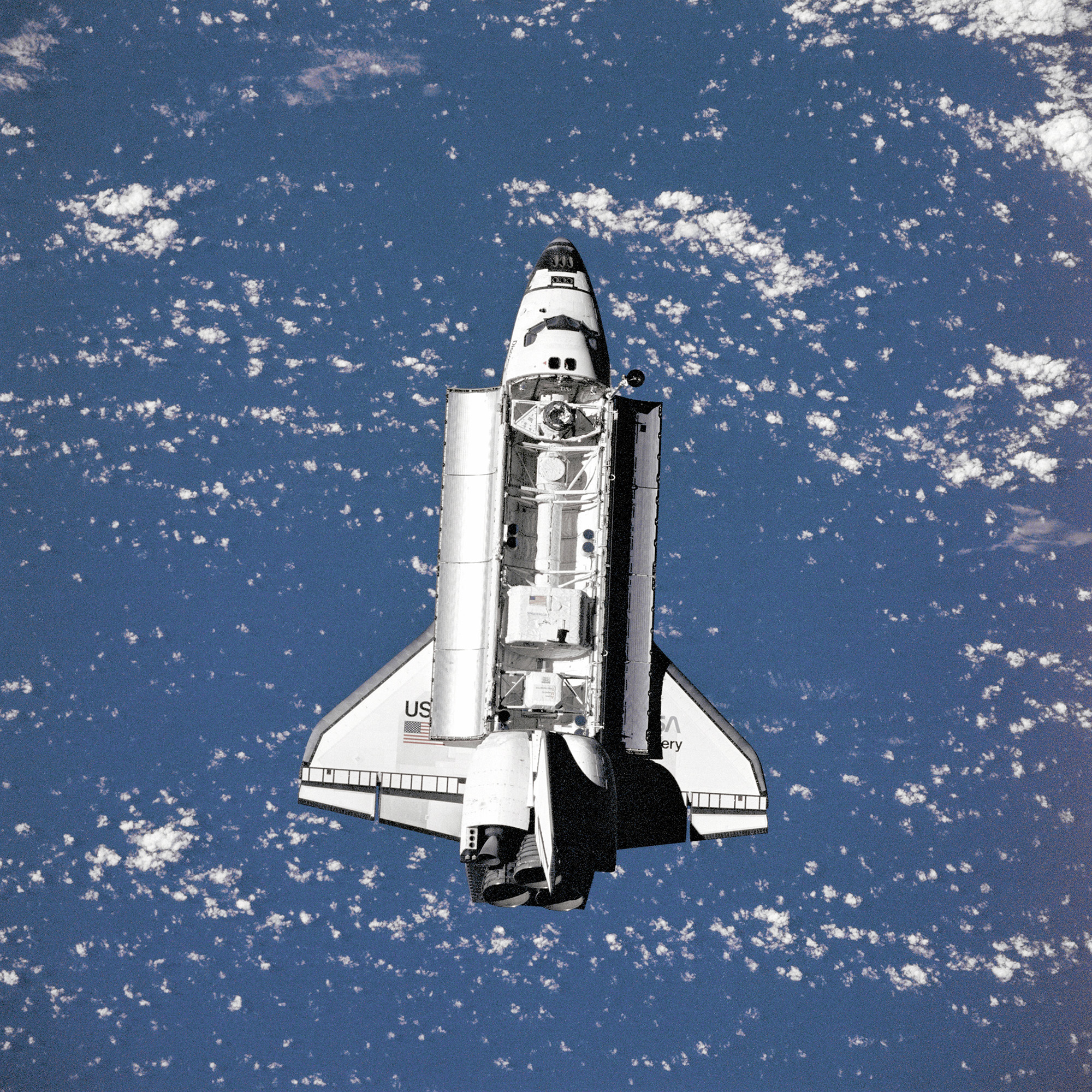 Space Shuttle Discovery: Approaching Mir | Newsdesk