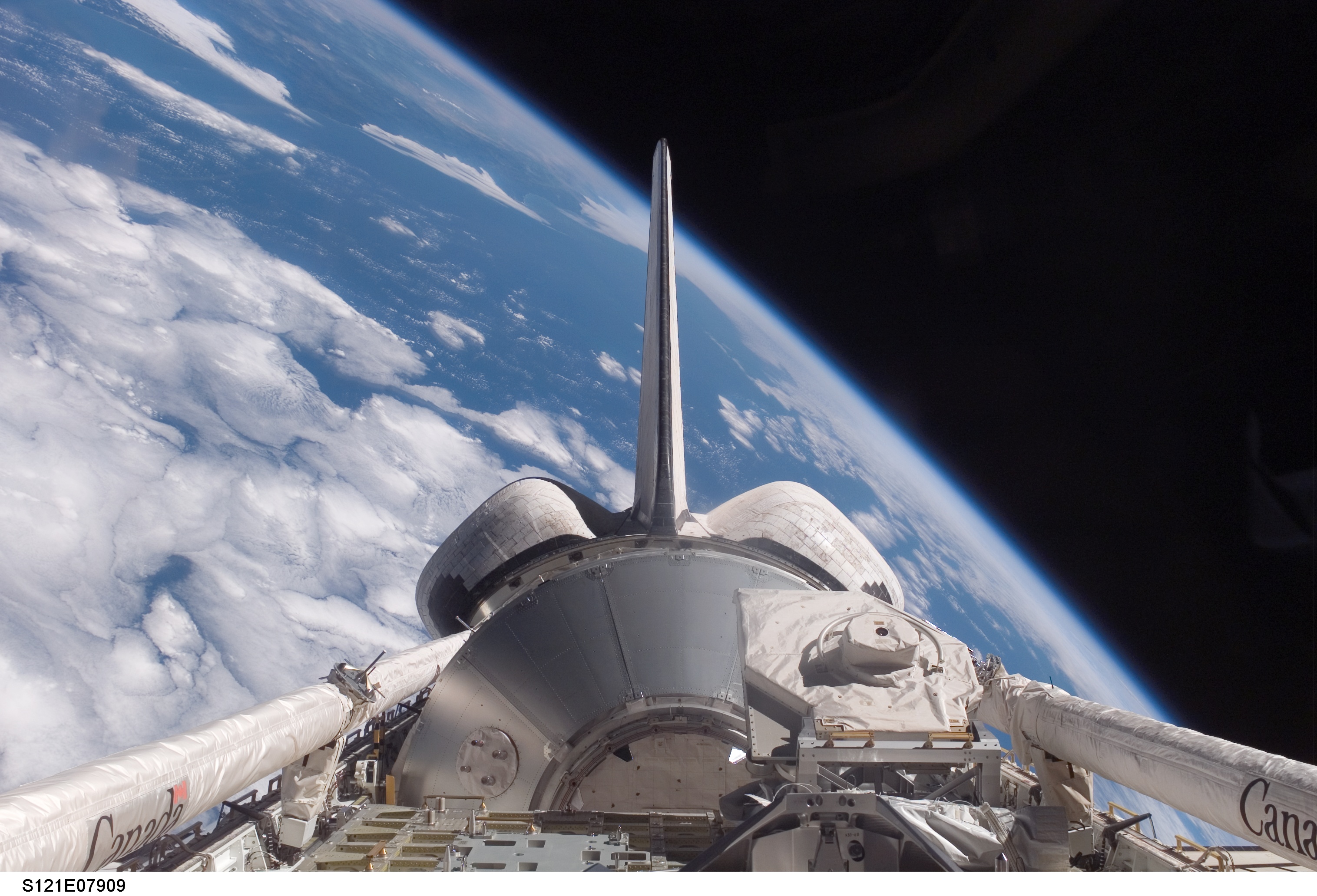 Discovery space shuttle photo