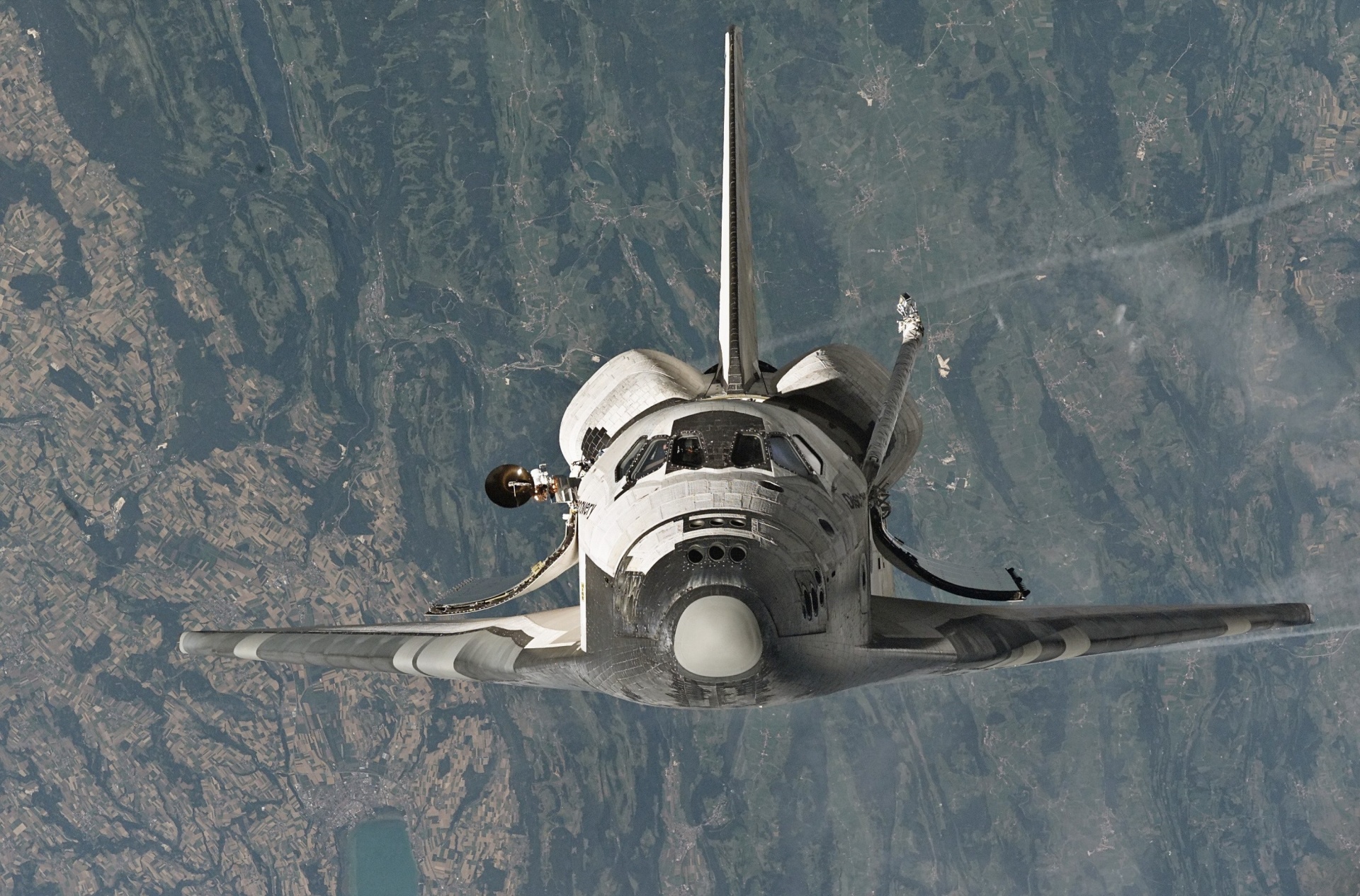 Space Shuttle Discovery Free Stock Photo - Public Domain Pictures