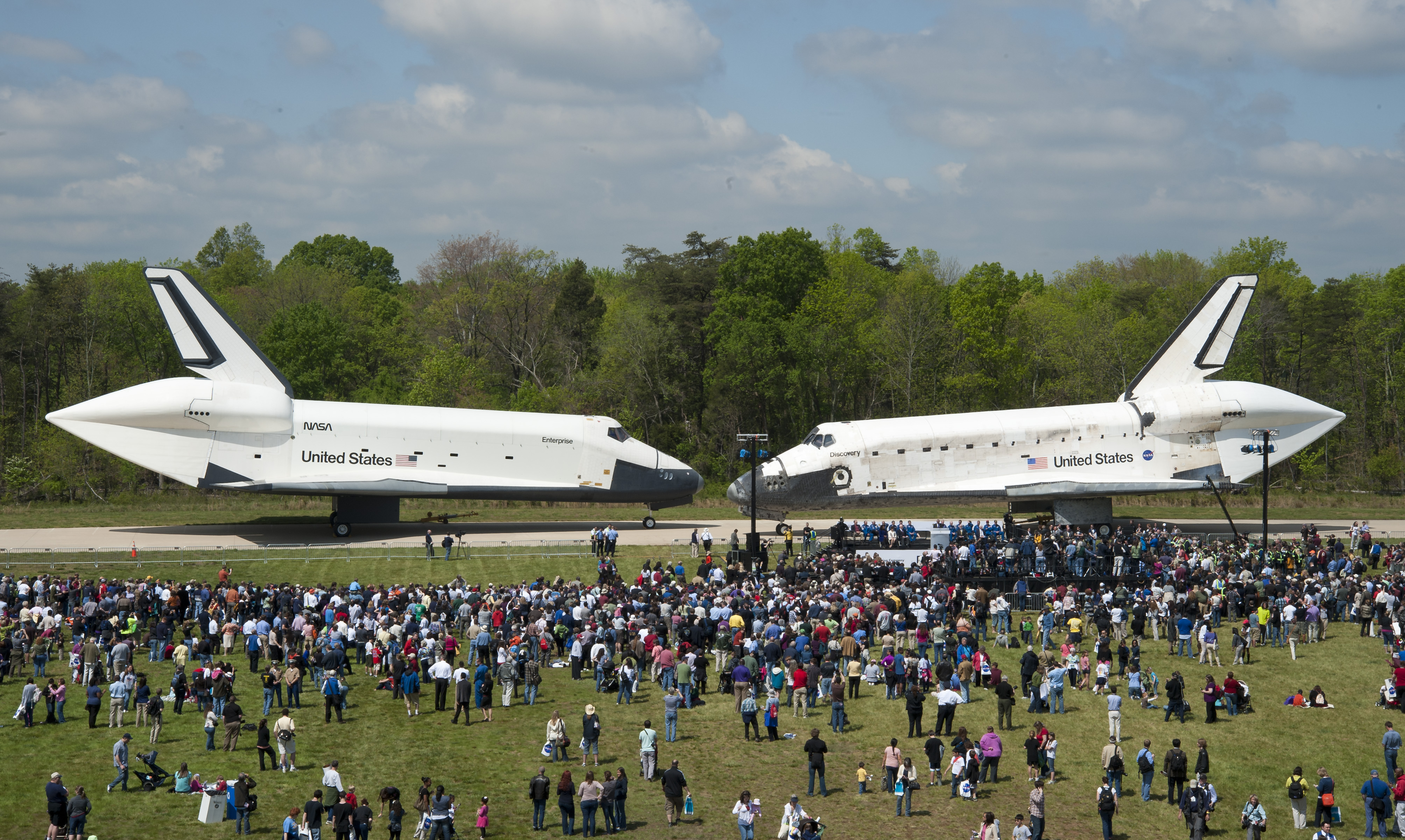 Space Shuttle Discovery Arrives at Udvar-Hazy | NASA