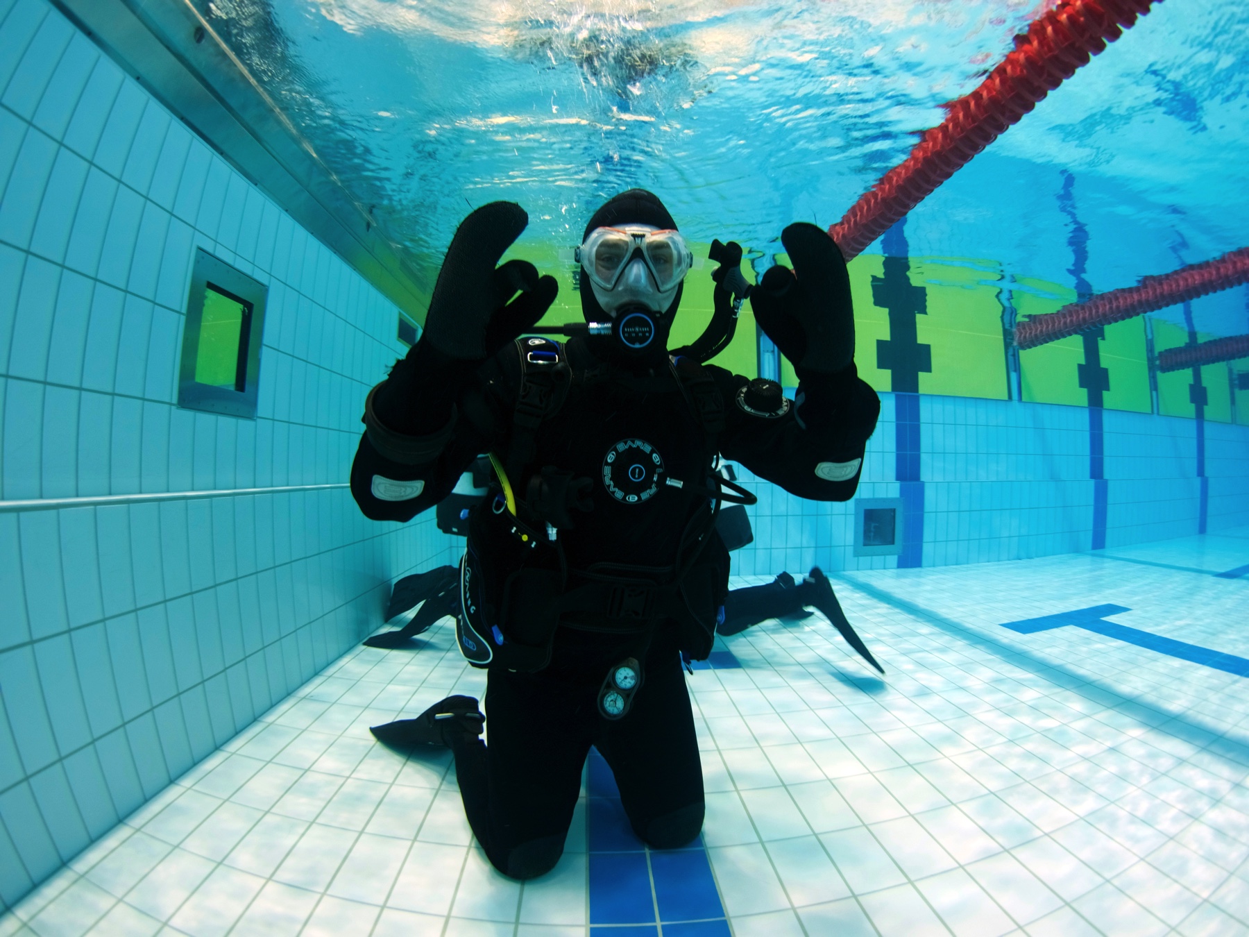 Dry Suit Diver Course & Diving Silfra 2-Day Package - DIVE.IS - Iceland