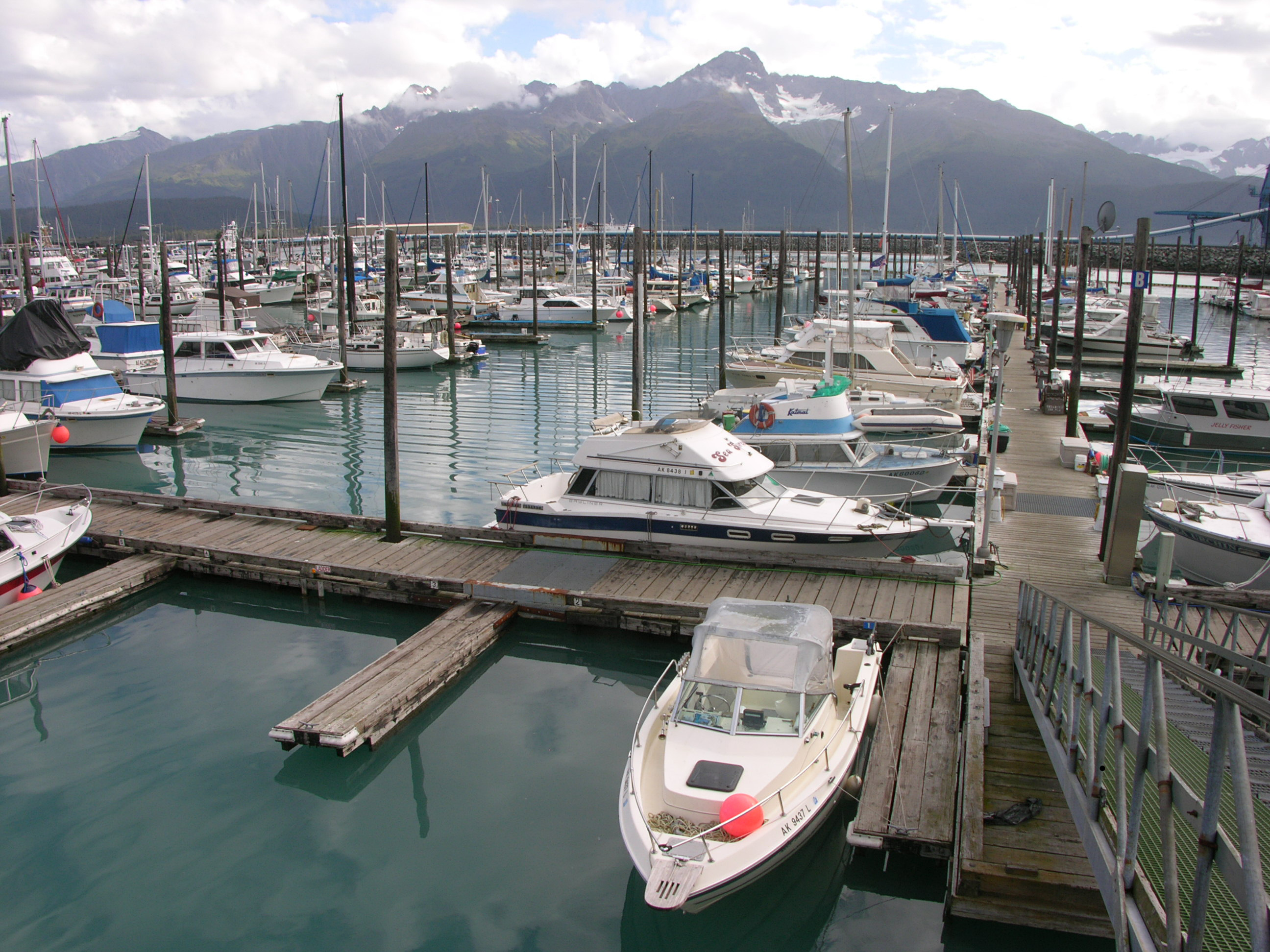 File:Seward Docks.jpg - Wikimedia Commons