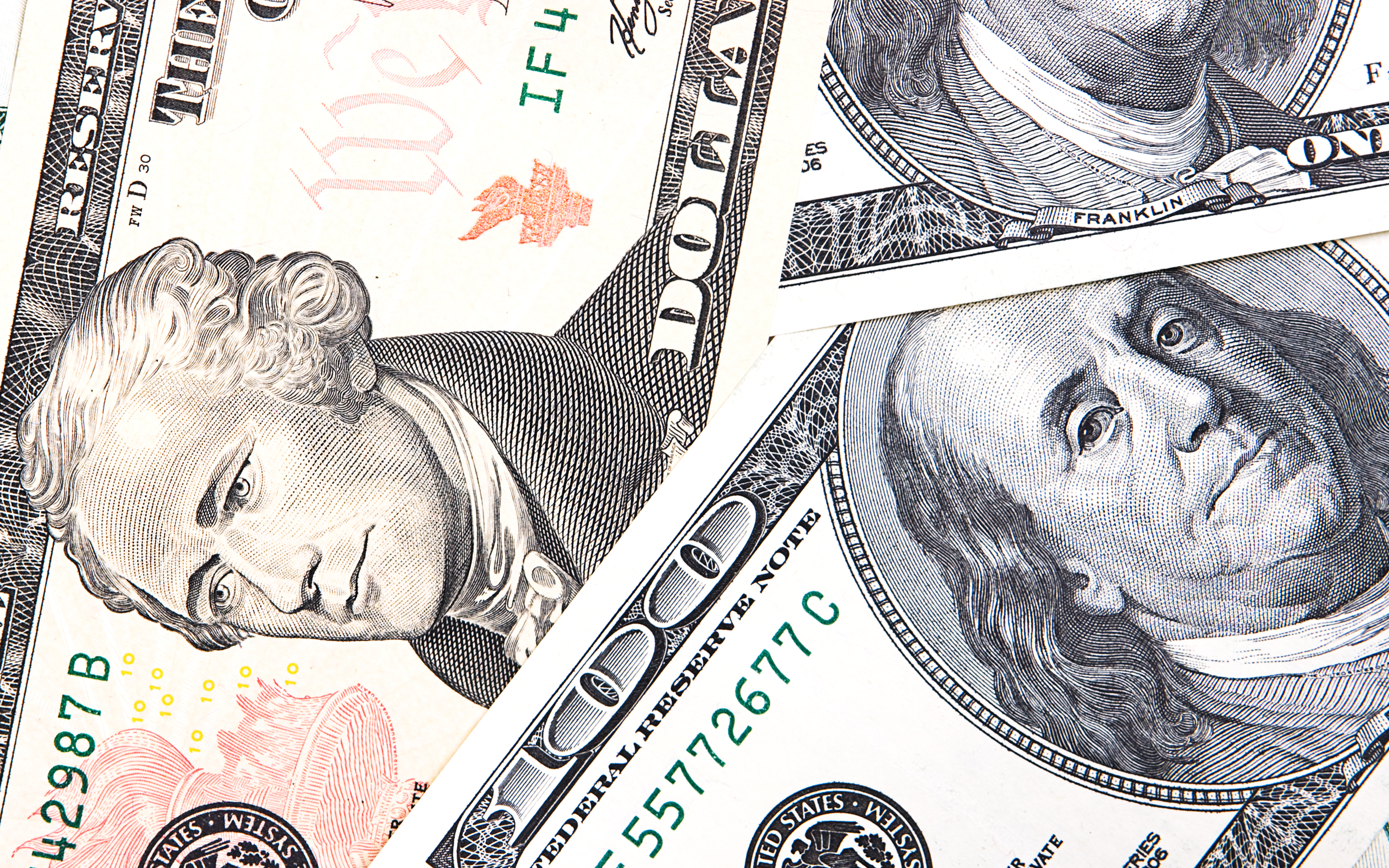 1 доллар обмен. Сильный доллар. История финансов картинки. Бумага доллара США. Проткнутый доллар рисунок.