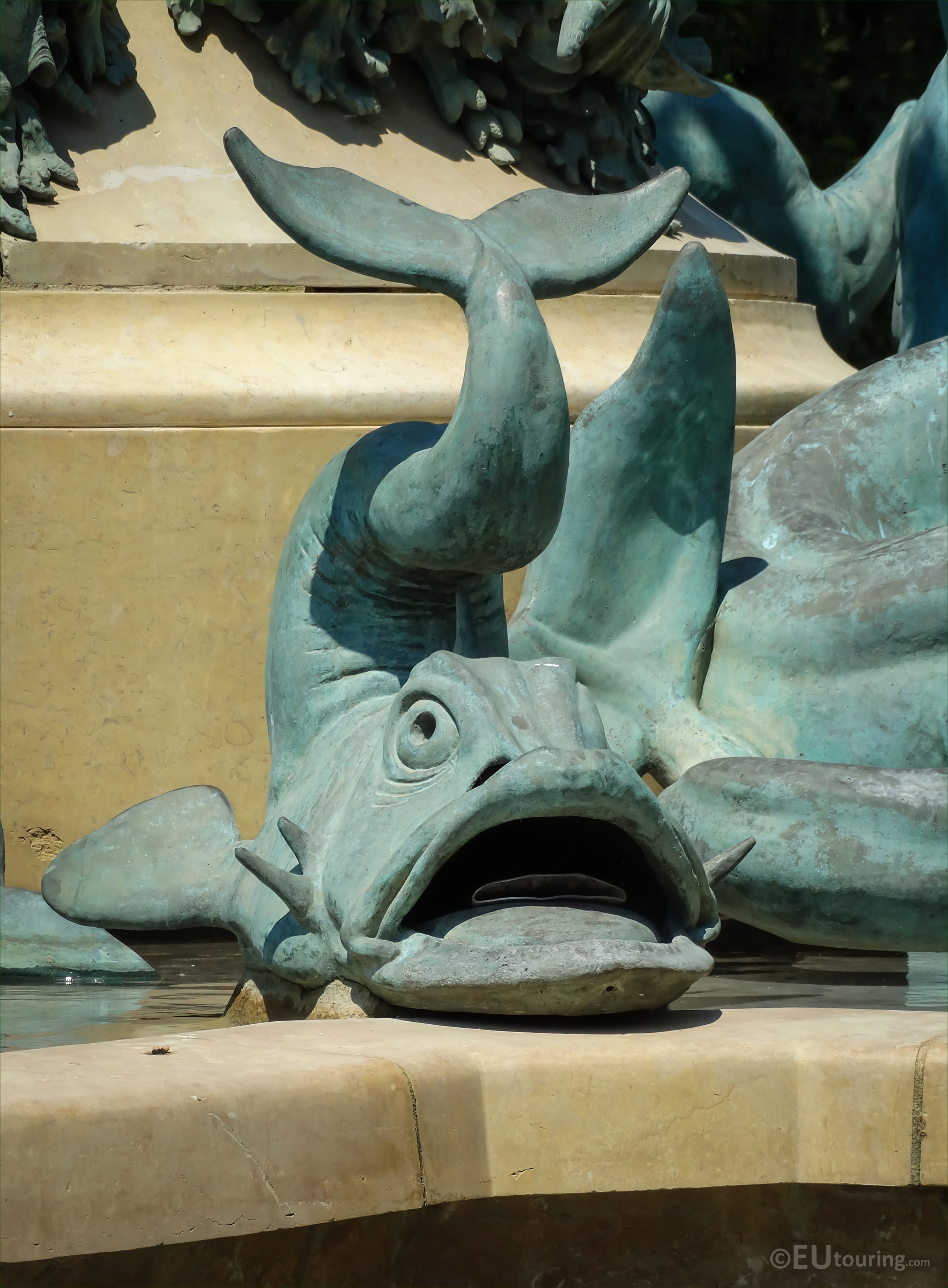 Photos of dolphin statues on Fontaine de l'Observatoire - Page 489