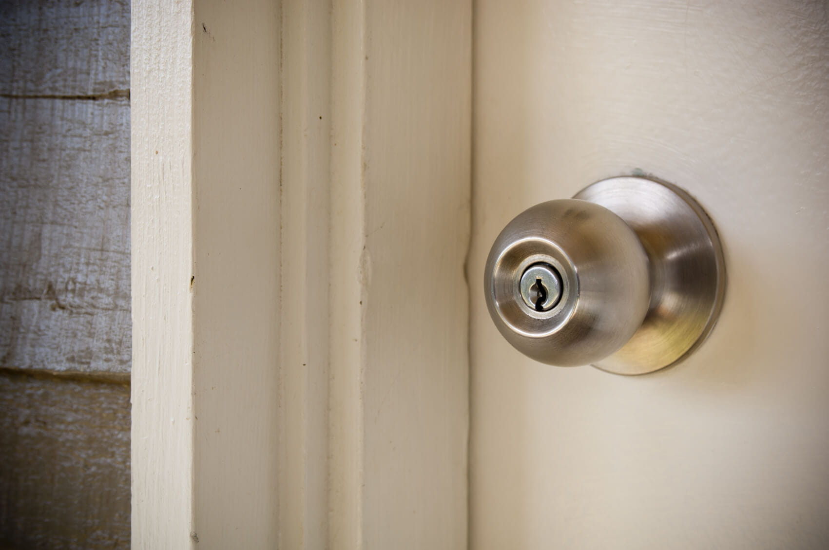 2018's Best Door Locks Reviews: Will Yours Keep Burglars Out?