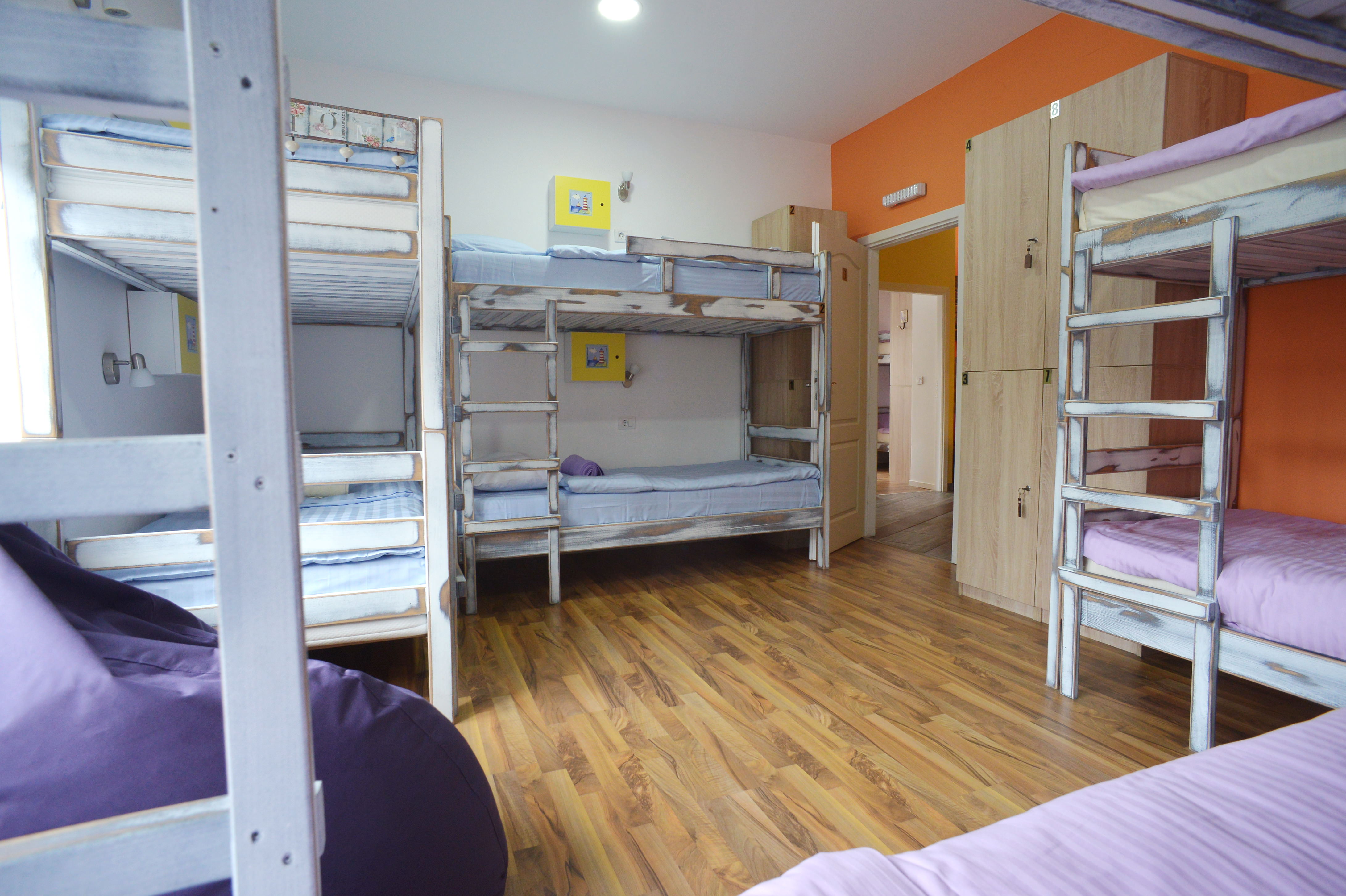 8 Bed Mixed Dormitory Room – Hostel Stella di notte – Belgrade