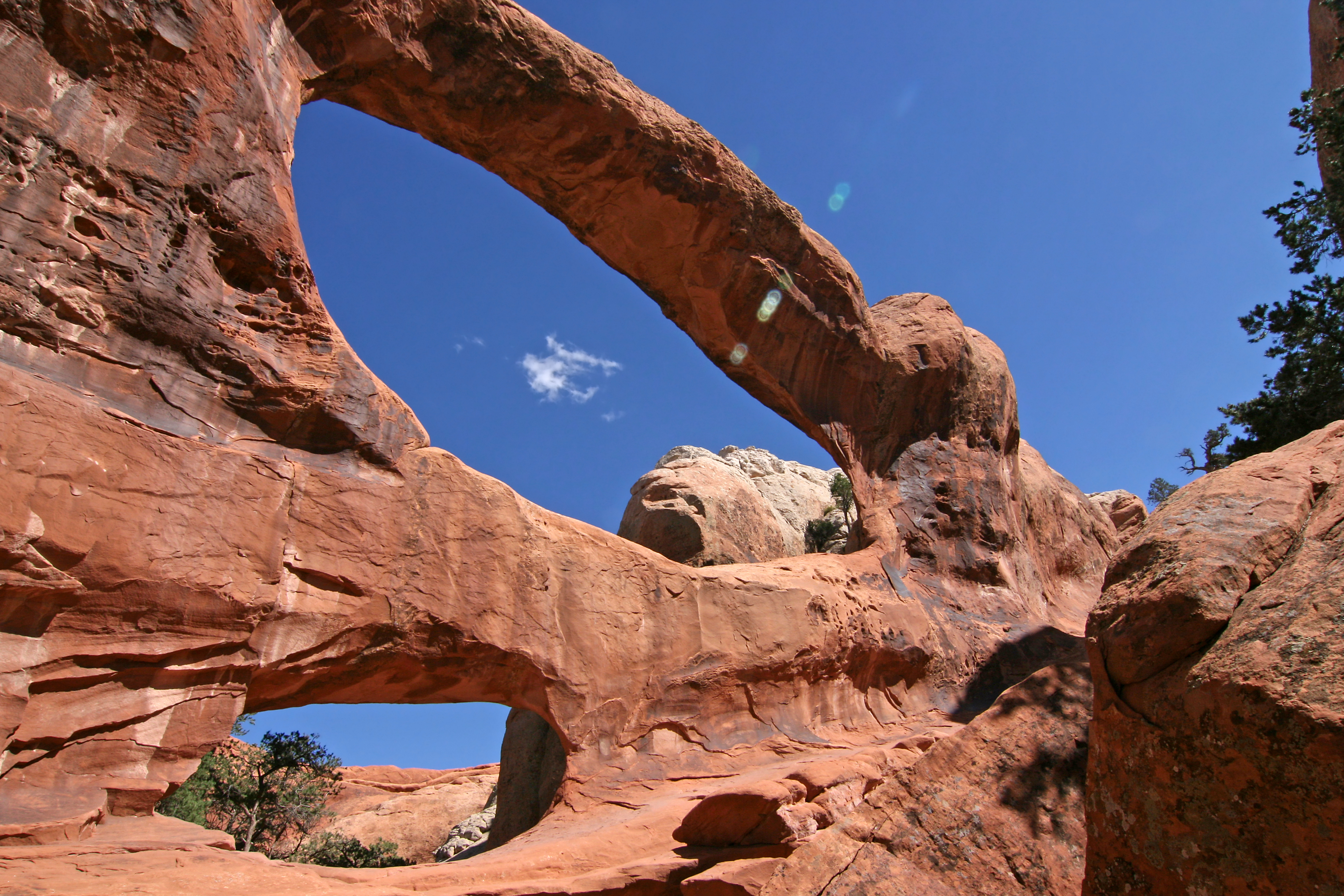 File:Double-O-Arch Arches National Park.jpg - Wikimedia Commons