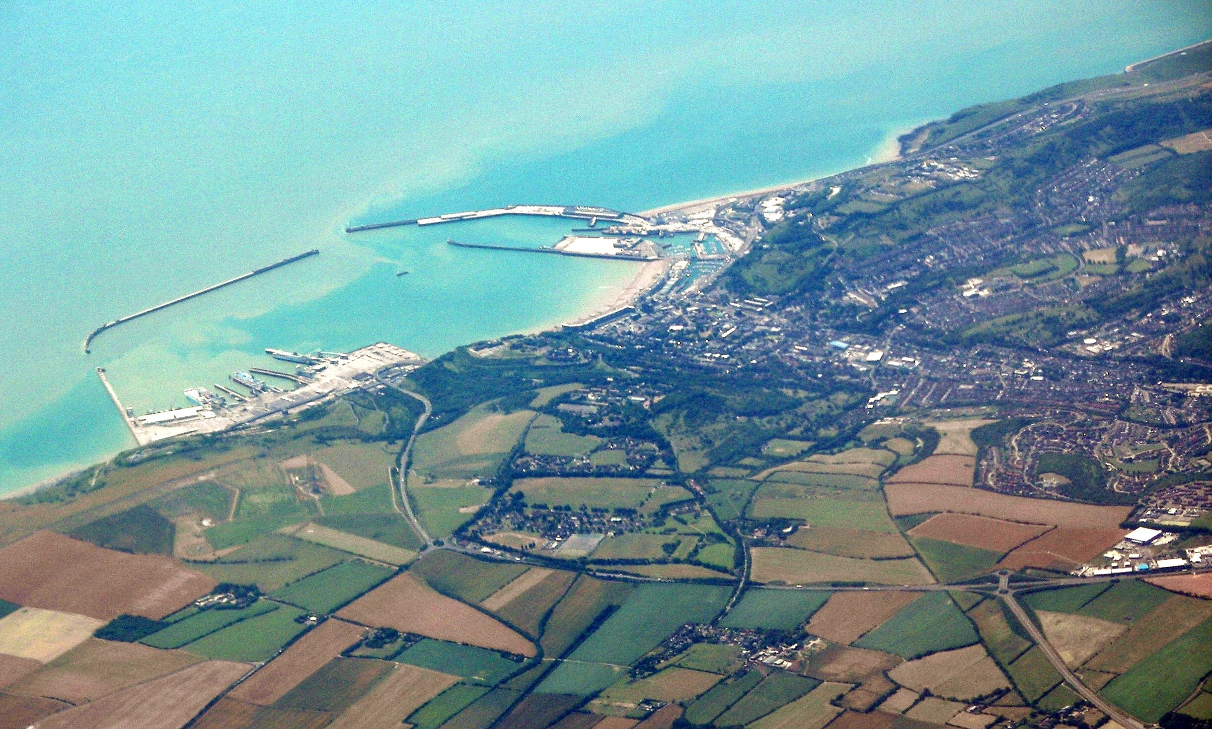 File:Dover from air.jpg - Wikimedia Commons