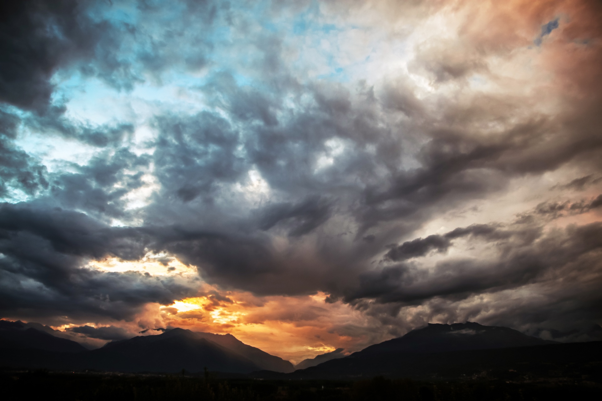 Dramatic Sunset Sky Free Stock Photo - Public Domain Pictures