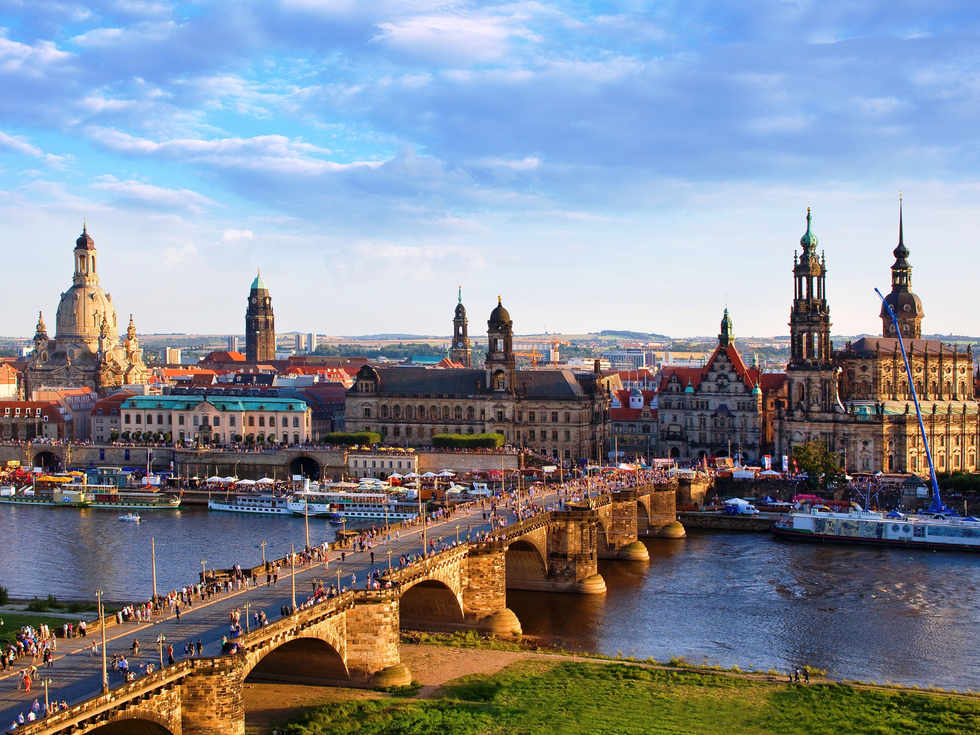 Dresden photos, places and hotels — GoTravelaz