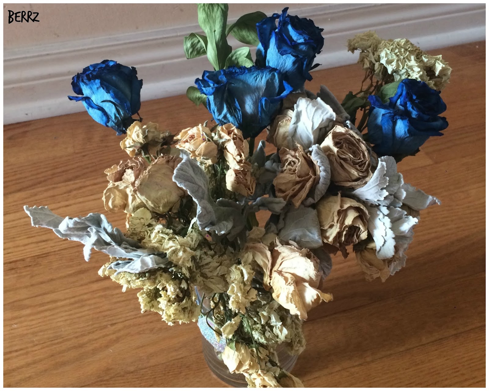 Beauty By Berrz: DIY: Drying Out Flowers & Arranging Them