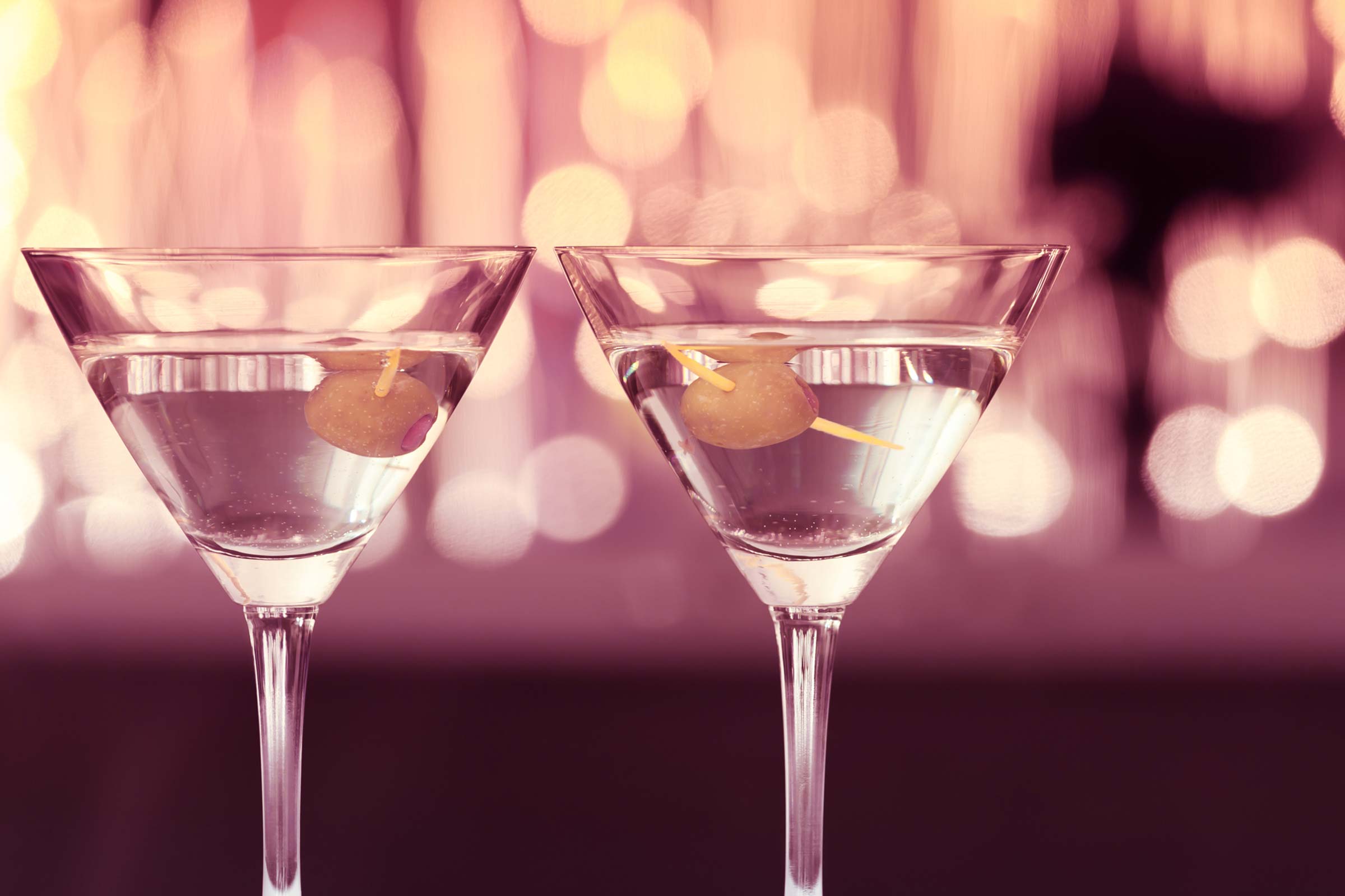 When Exactly Do You Stir vs. Shake a Drink? | Reader's Digest
