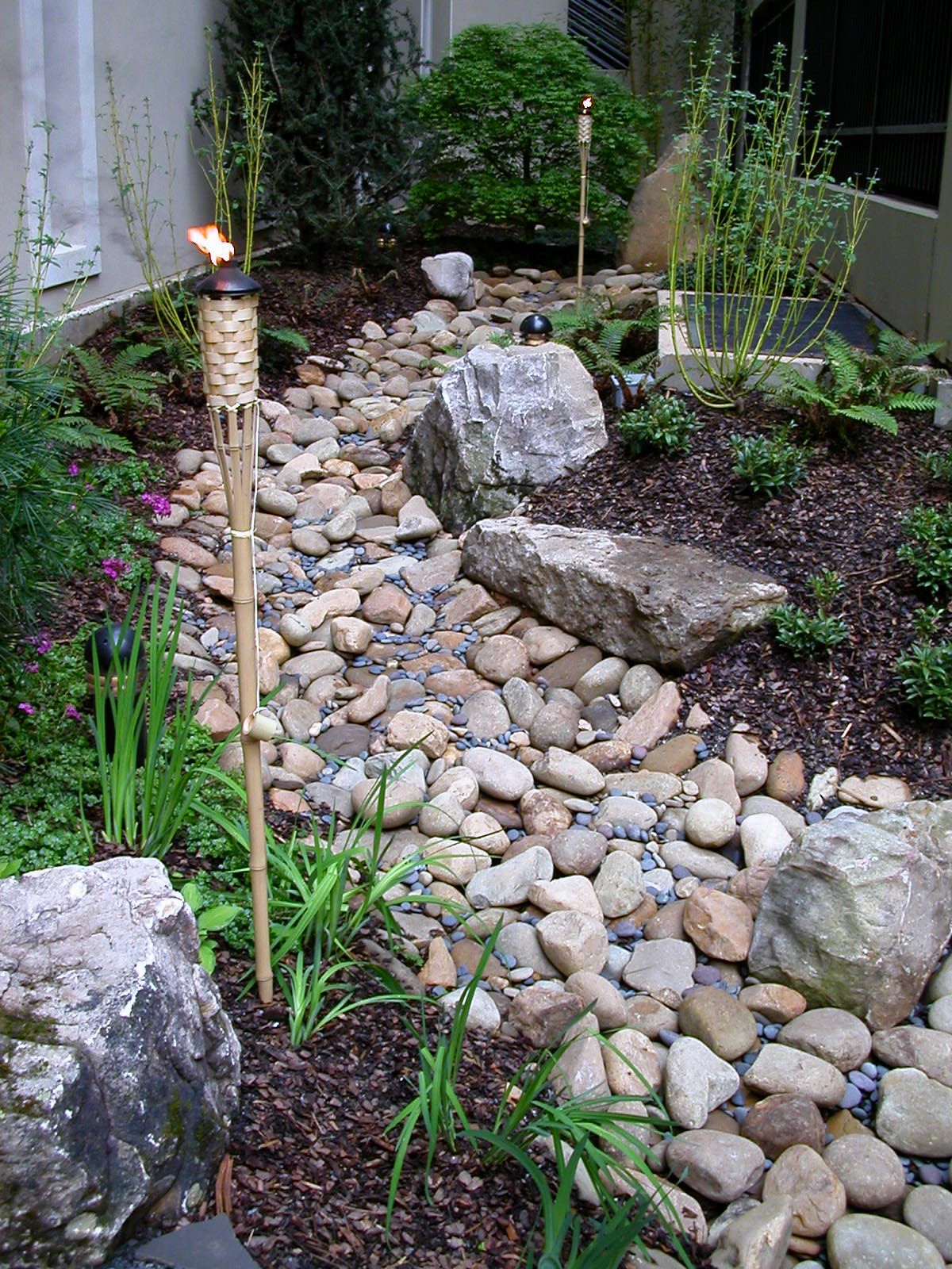 25 Gorgeous Dry Creek Bed Design Ideas | Drainage ditch, Stream bed ...