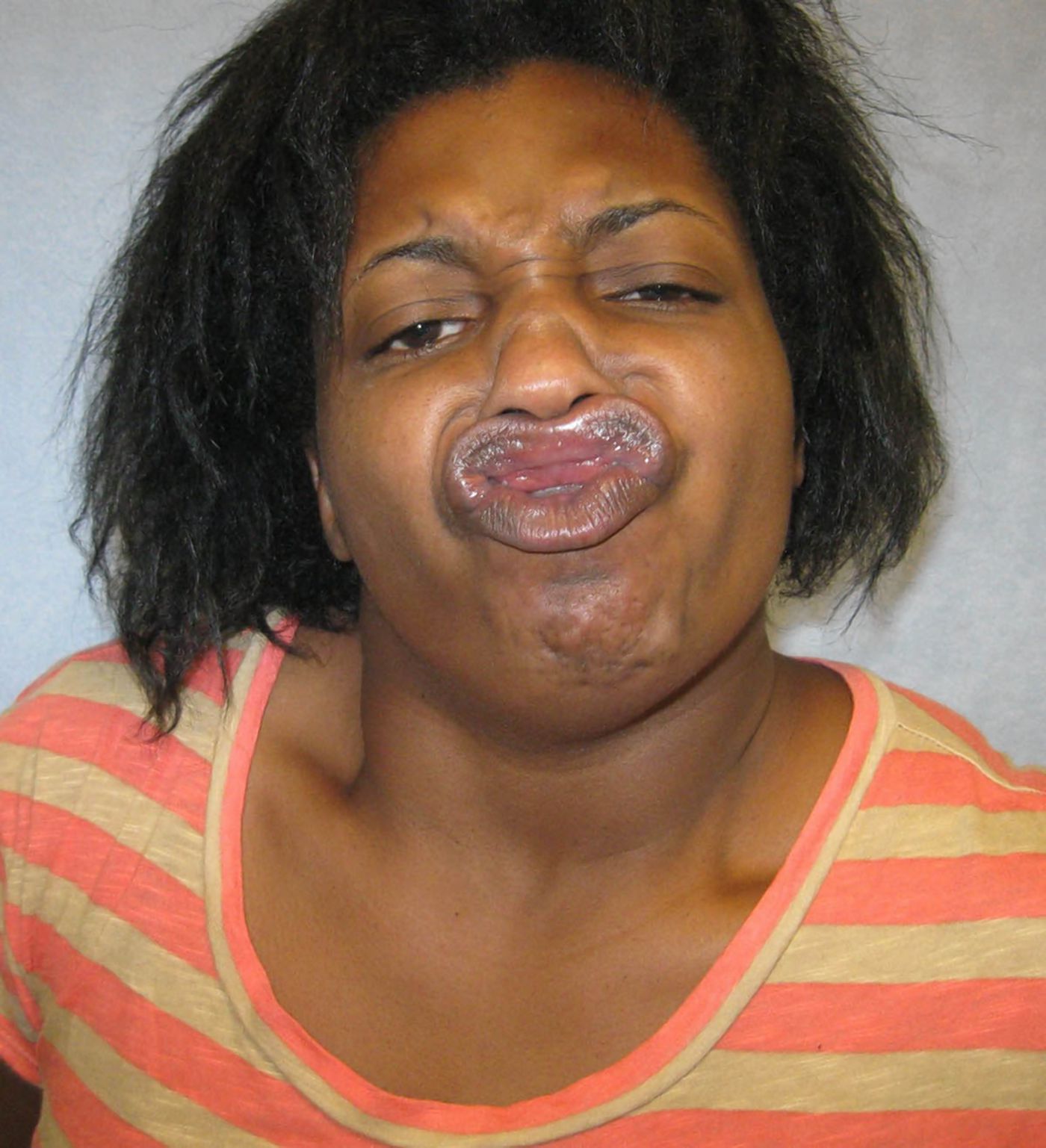 Cleveland woman puckers up for 'duck face' mug shot - NY Daily News