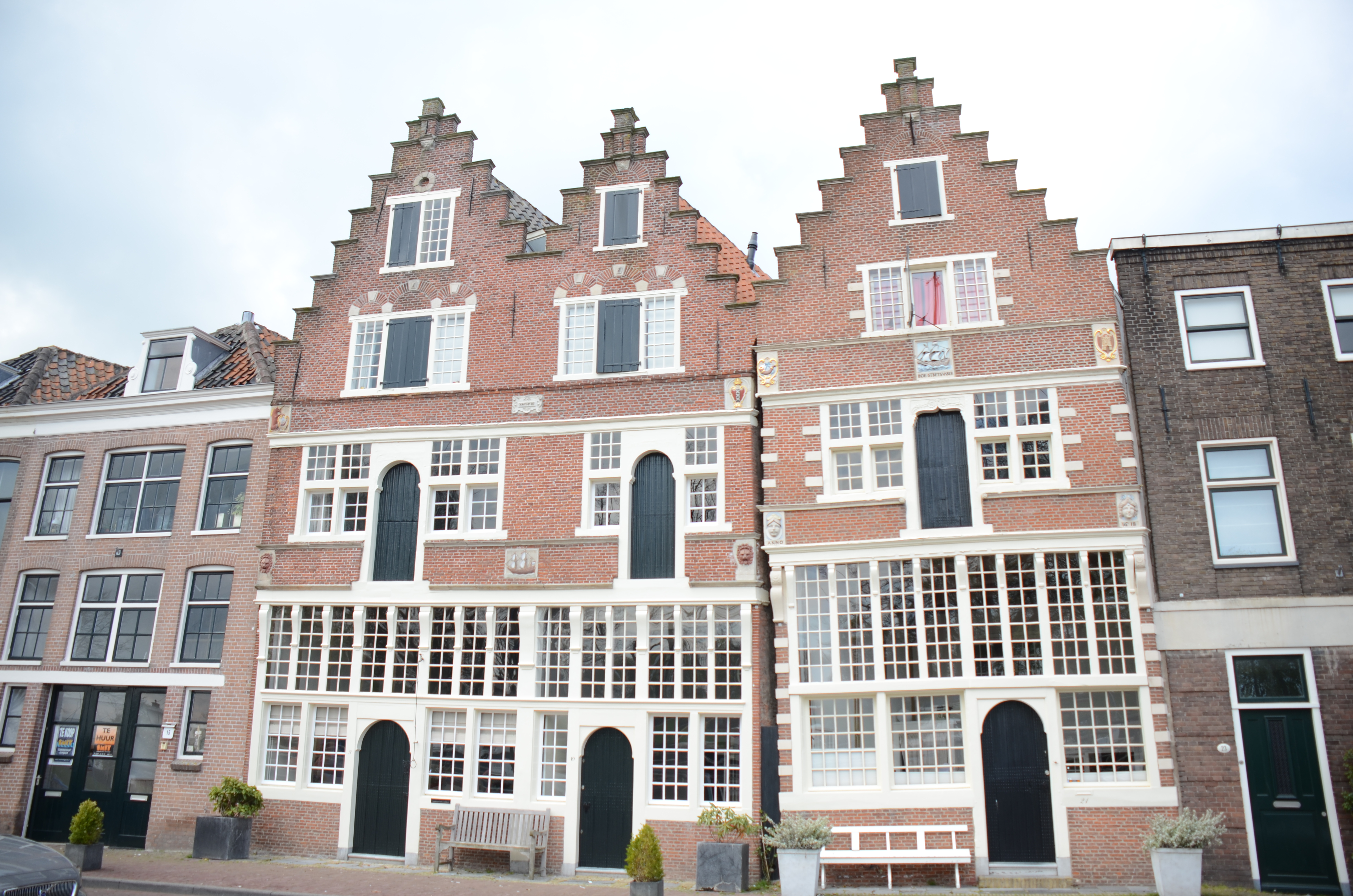 File:Cropped step gables from some traditional Dutch houses at Hoorn ...
